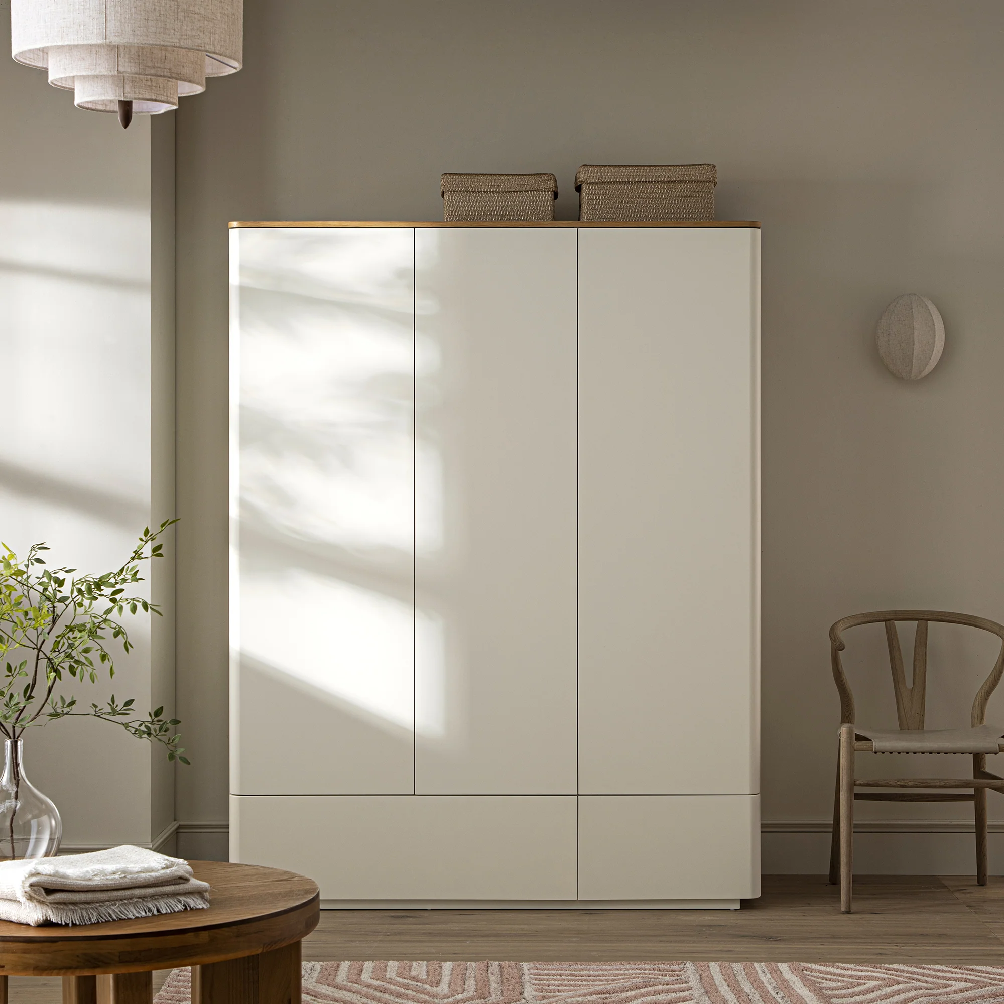 Agnes Curved Edge Triple Wardrobe, Off White with Oak Top - Image 2