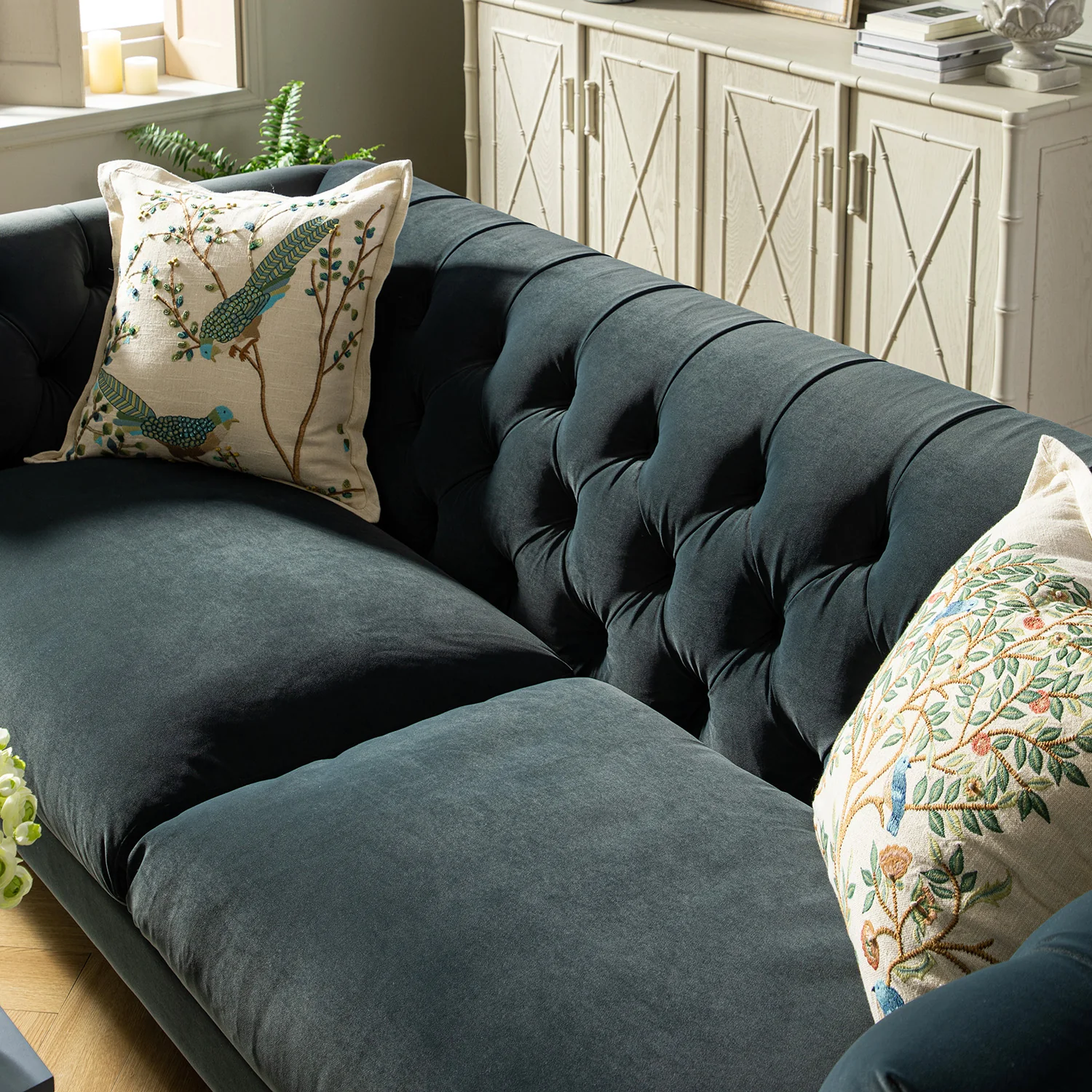Ashby Chesterfield Large 3-Seater Sofa, Aegean Blue Velvet - Image 3