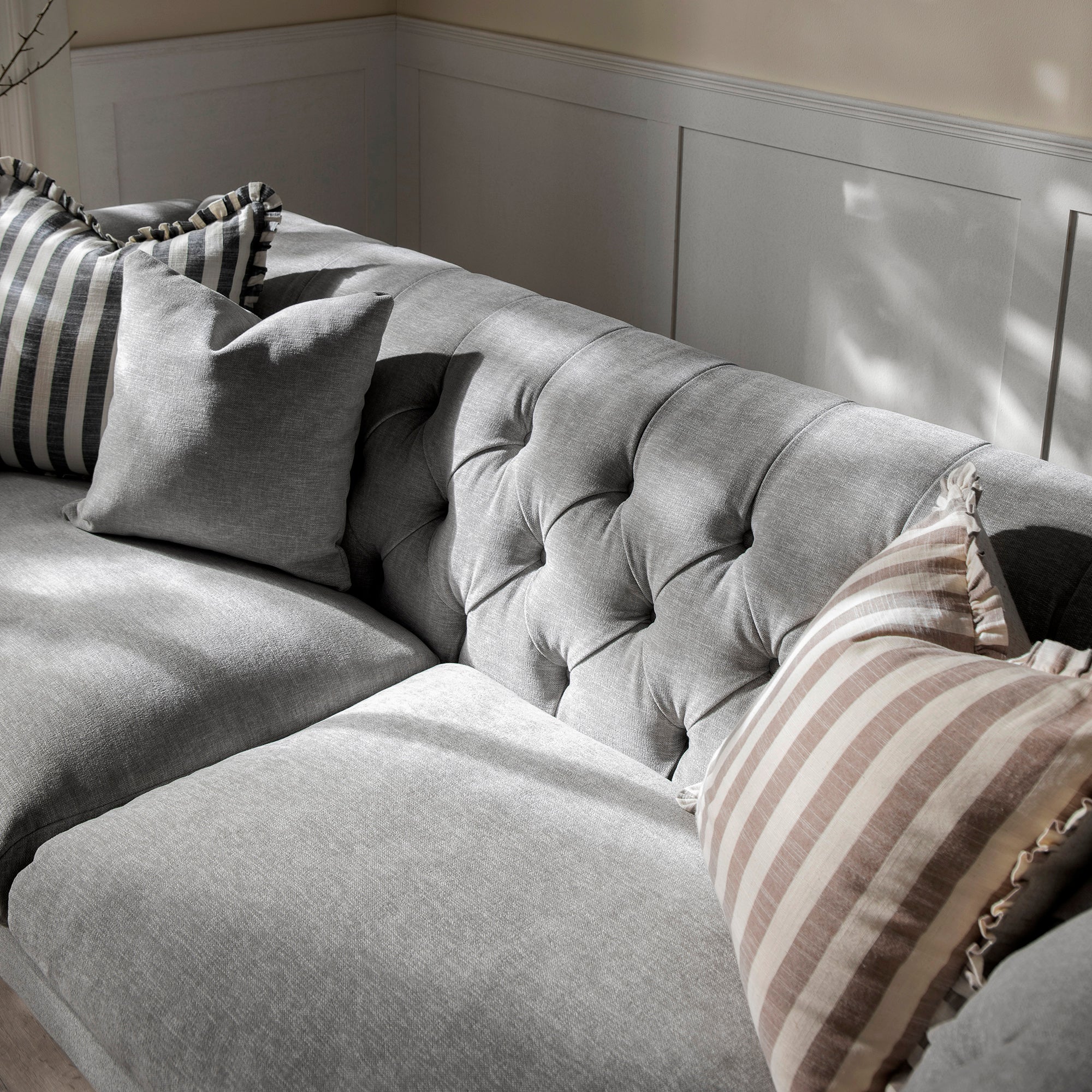 Ashby Chesterfield Large 3-Seater Sofa, Mist Grey Chenille - Image 4