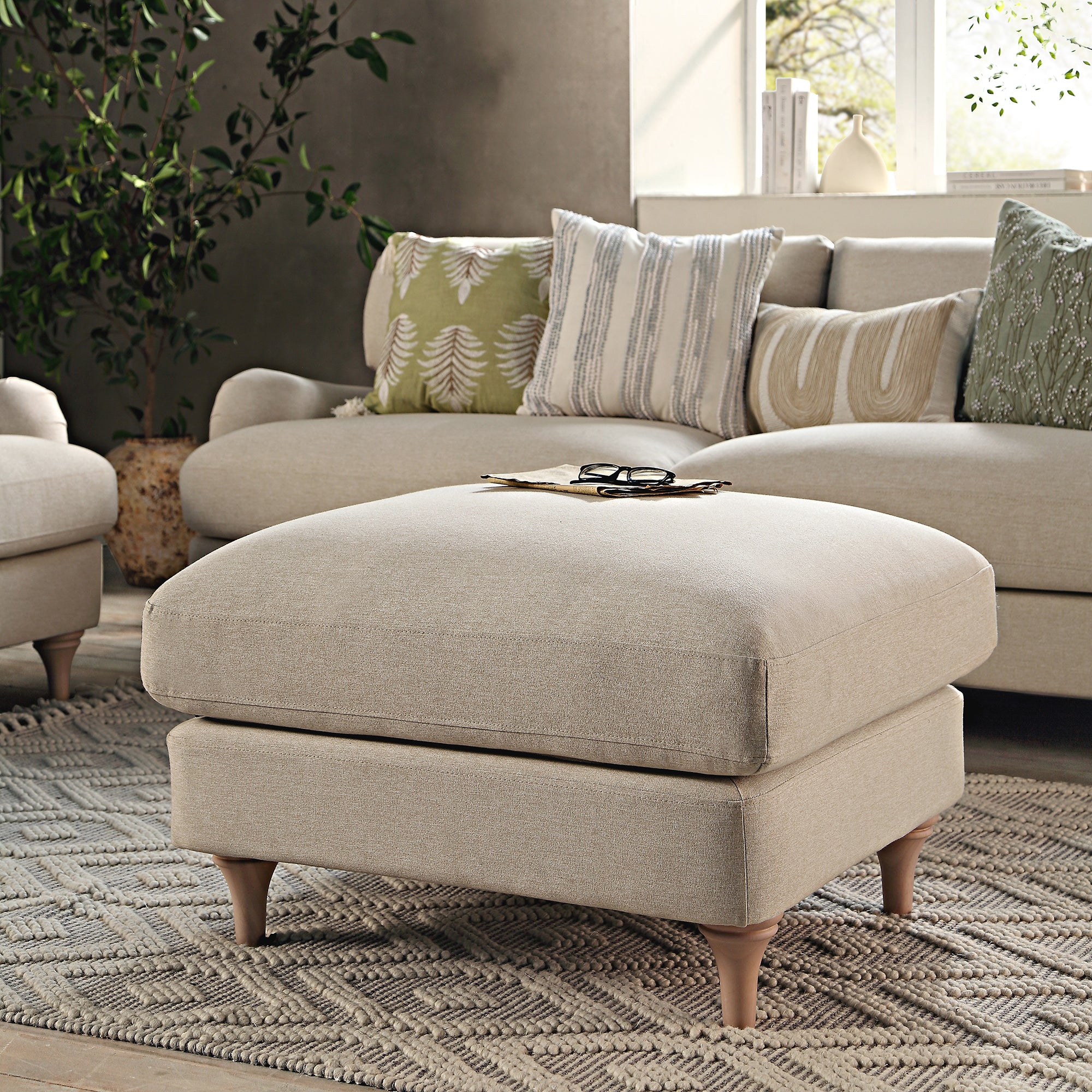 Avanti Handwoven Light Grey and Cream Diamond Bobble Wool Rug - Image 4