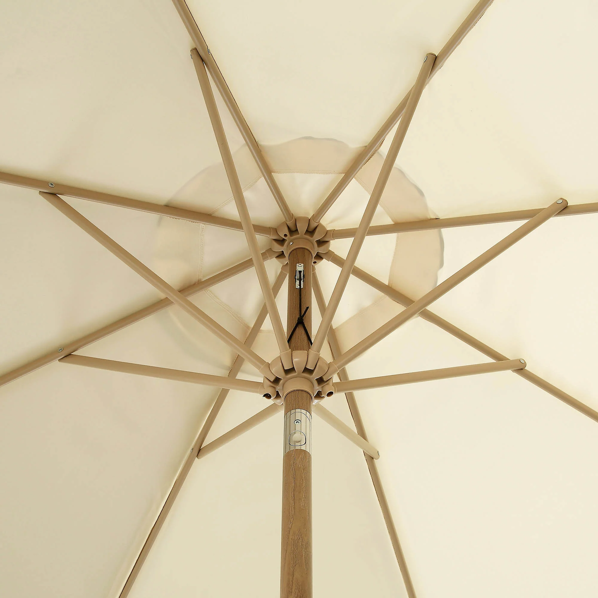 Beige 2.6M Octagonal Crank and Tilt Parasol with Grass Green Scalloped Edge - Image 12
