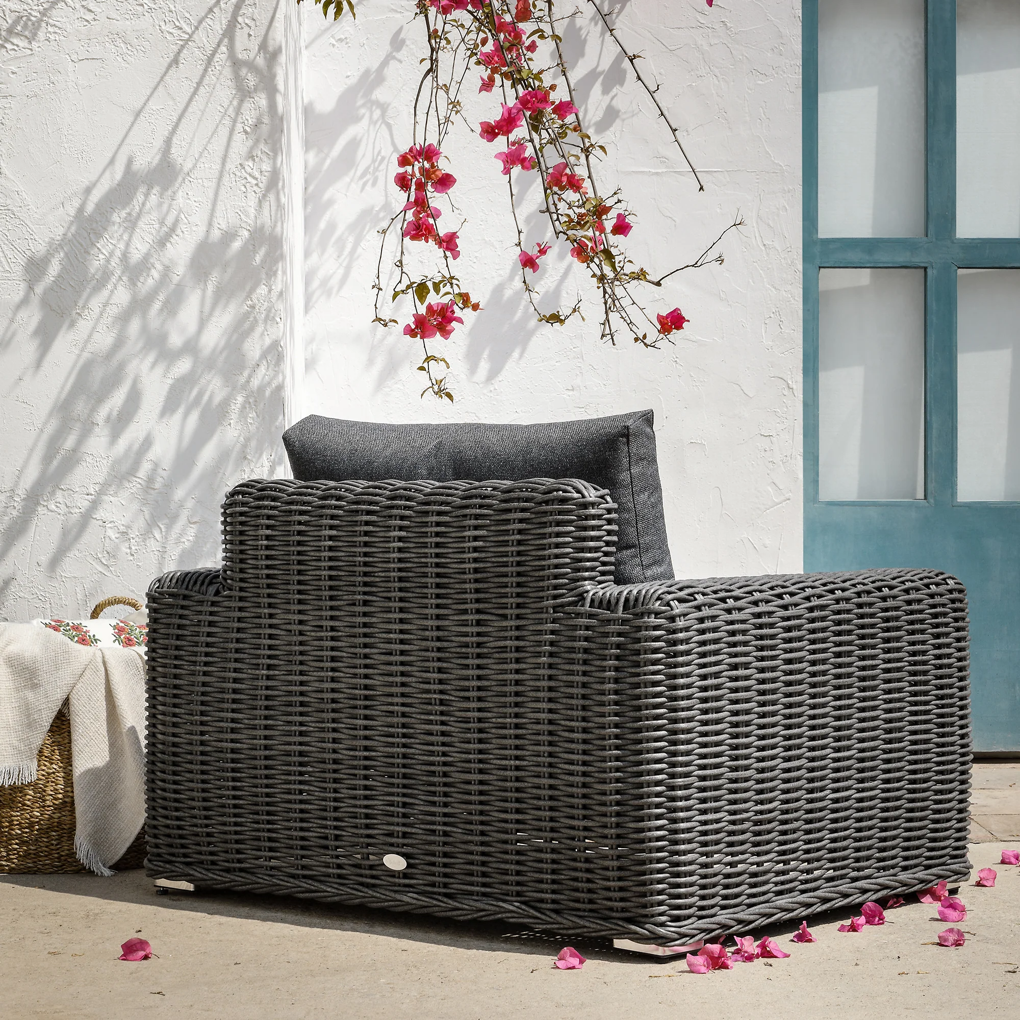 Bellagio Round Wicker Outdoor 1-Seater Sofa, Dark Grey - Image 3