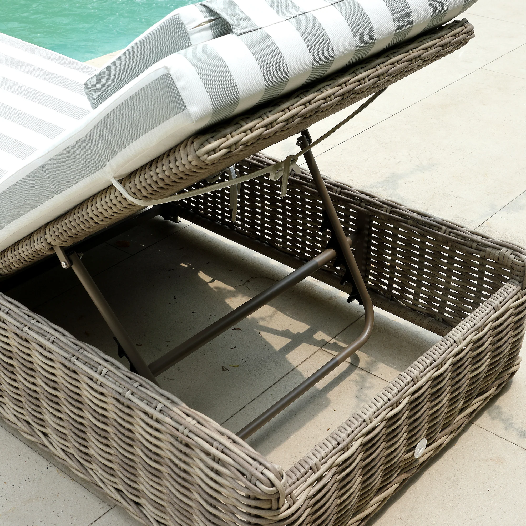 Bellagio Round Wicker Sun Lounger with Headrest, Natural with Sage Stripes - Image 7