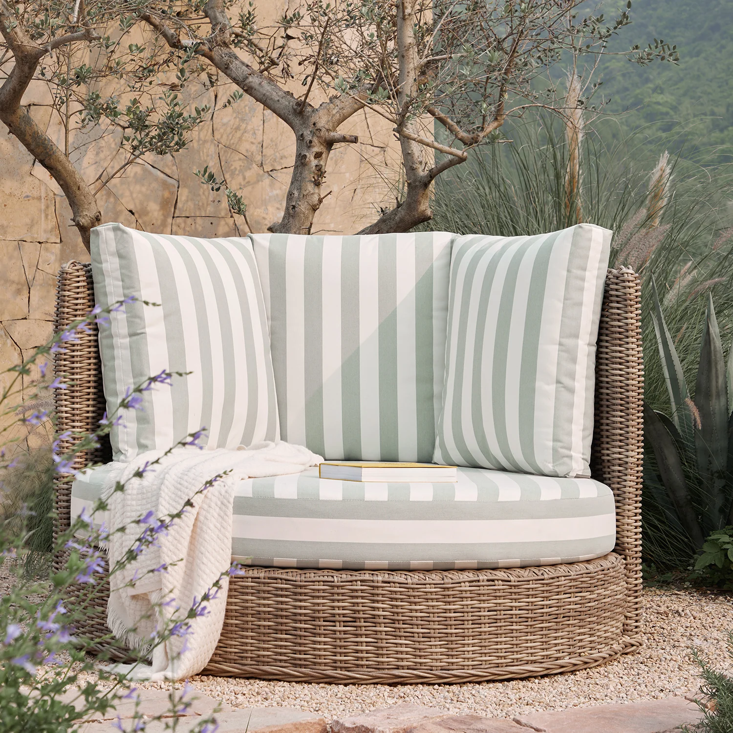 Bellagio Round Wicker Swivel Daybed, Natural with Sage Stripes - Image 3