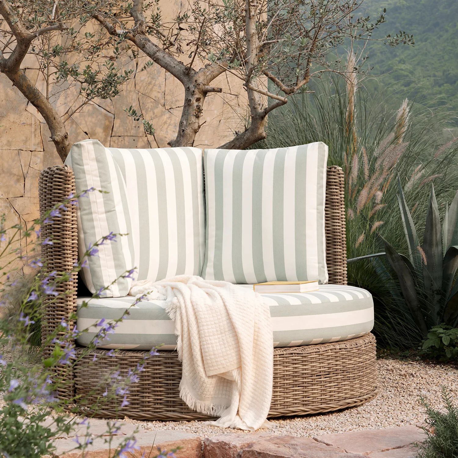 Bellagio Round Wicker Swivel Daybed, Natural with Sage Stripes - Image 4