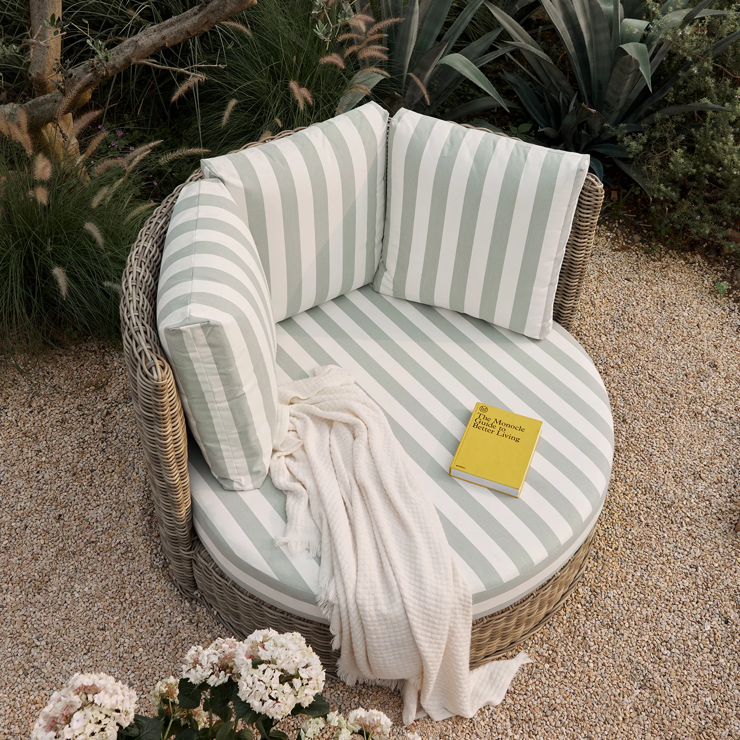 Bellagio Round Wicker Swivel Daybed, Natural with Sage Stripes - Image 7