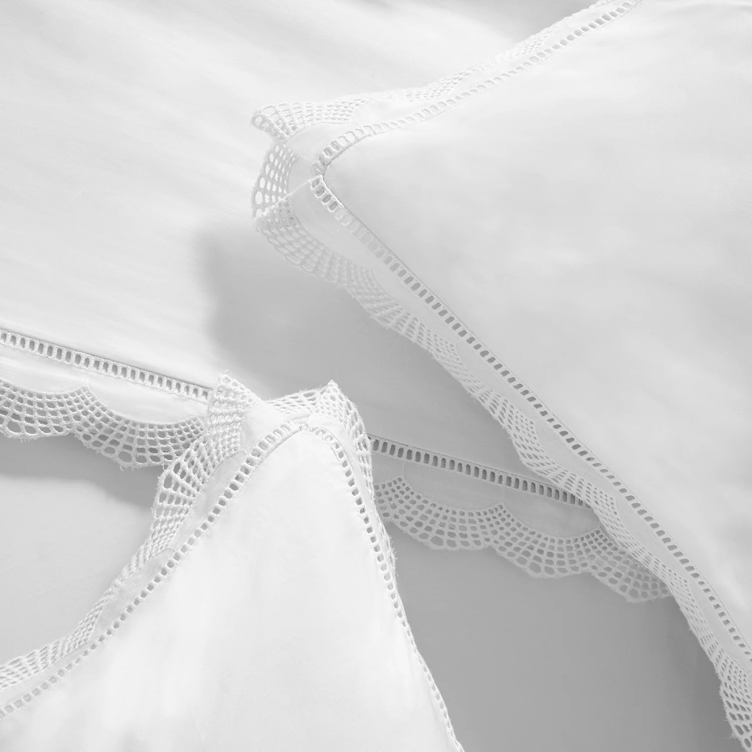 Castillo White Lace 300 Thread Count Cotton Percale Duvet Set - Image 10
