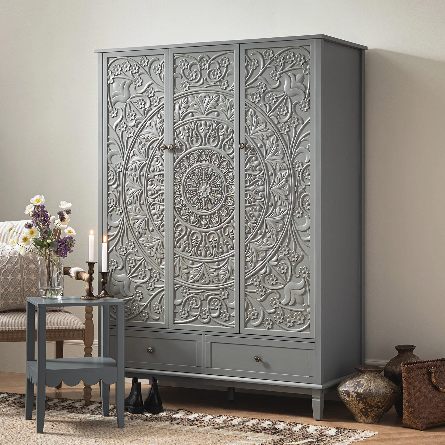 Chantilly Mid Grey Carved Triple Wardrobe - Image 3