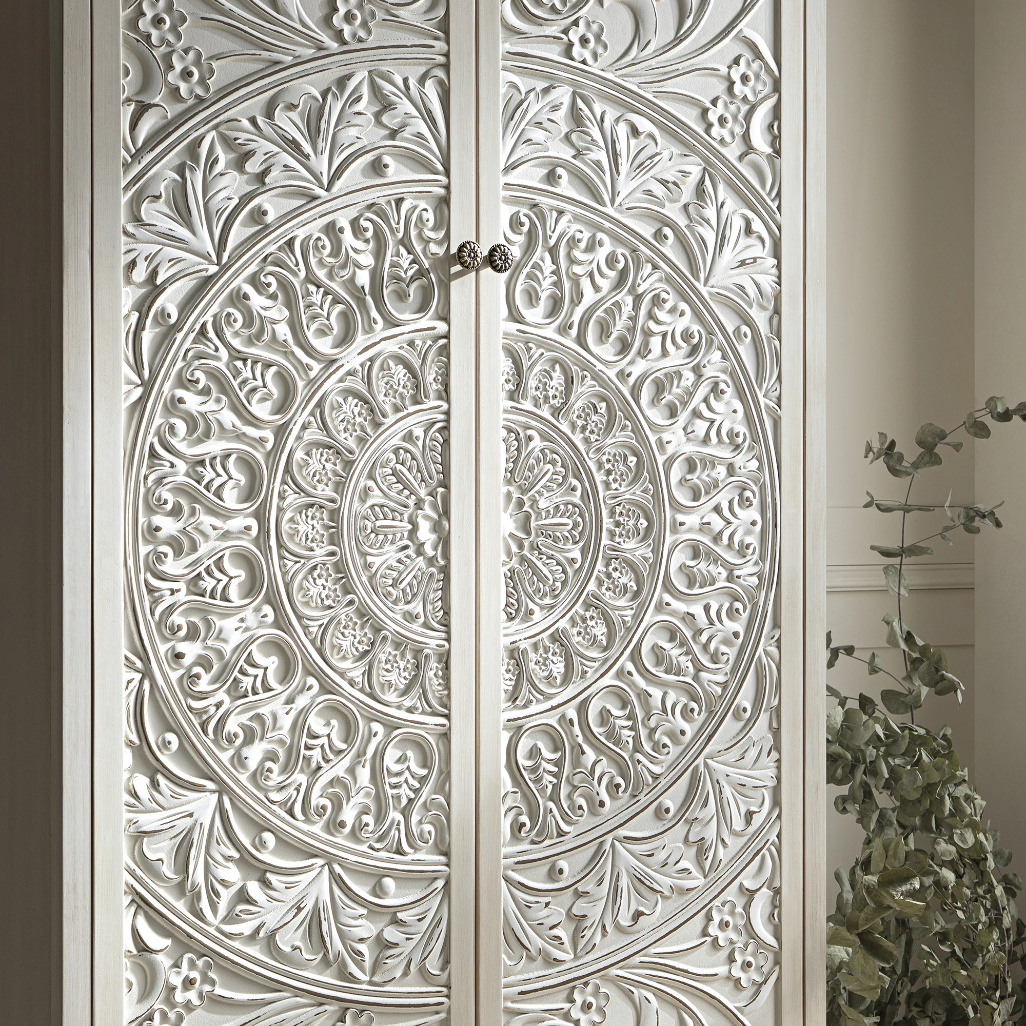 Chantilly Whitewashed Carved Double Wardrobe - Image 5