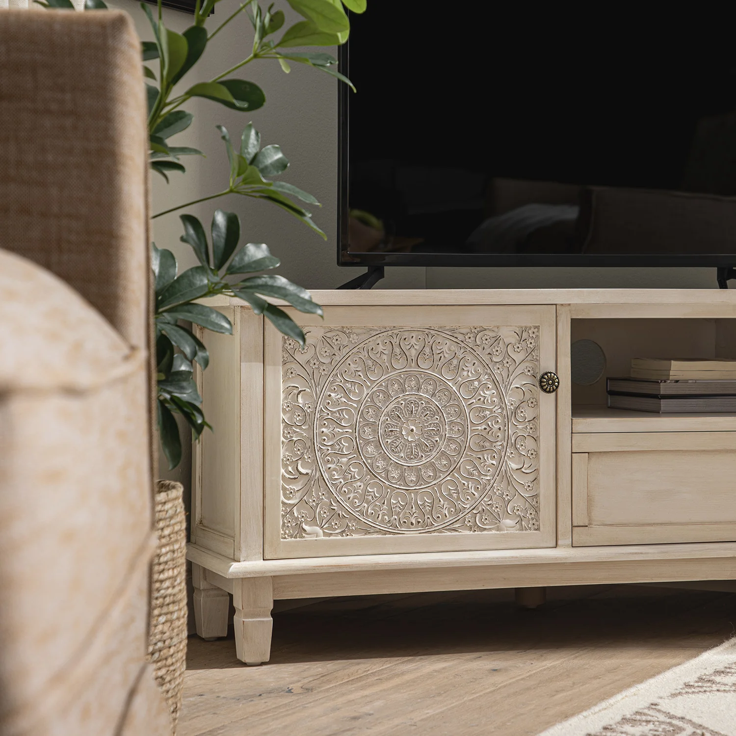Chantilly Whitewashed Corner TV Unit - Image 5