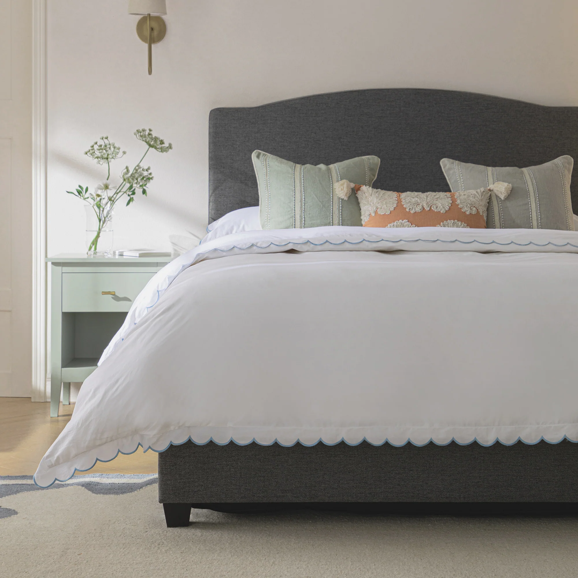 Chilworth Upholstered Ottoman Storage Bed, Dark Grey Weave Fabric - Image 4