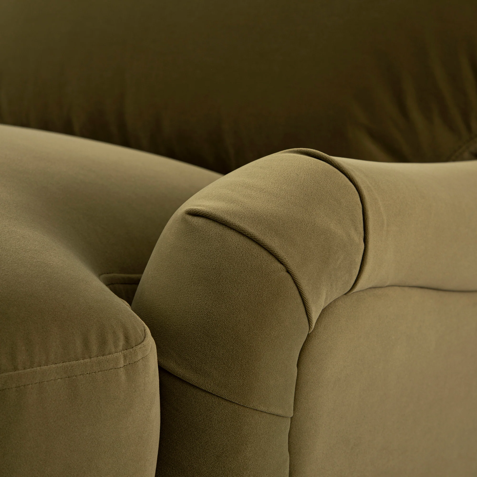 Daphnis Fudge Velvet Sofa Bed, Grande Chaise Left Hand Facing - Image 19