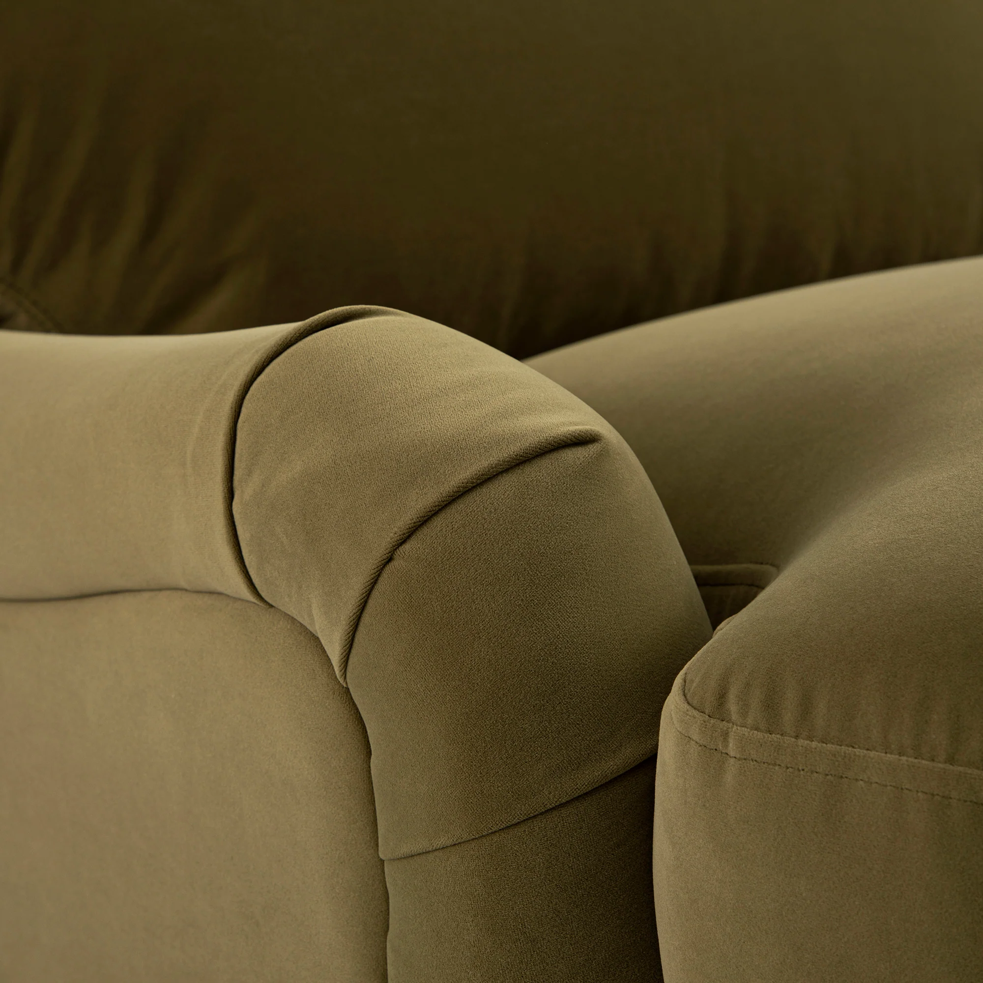 Daphnis Fudge Velvet Sofa Bed, Grande Chaise Right Hand Facing - Image 19