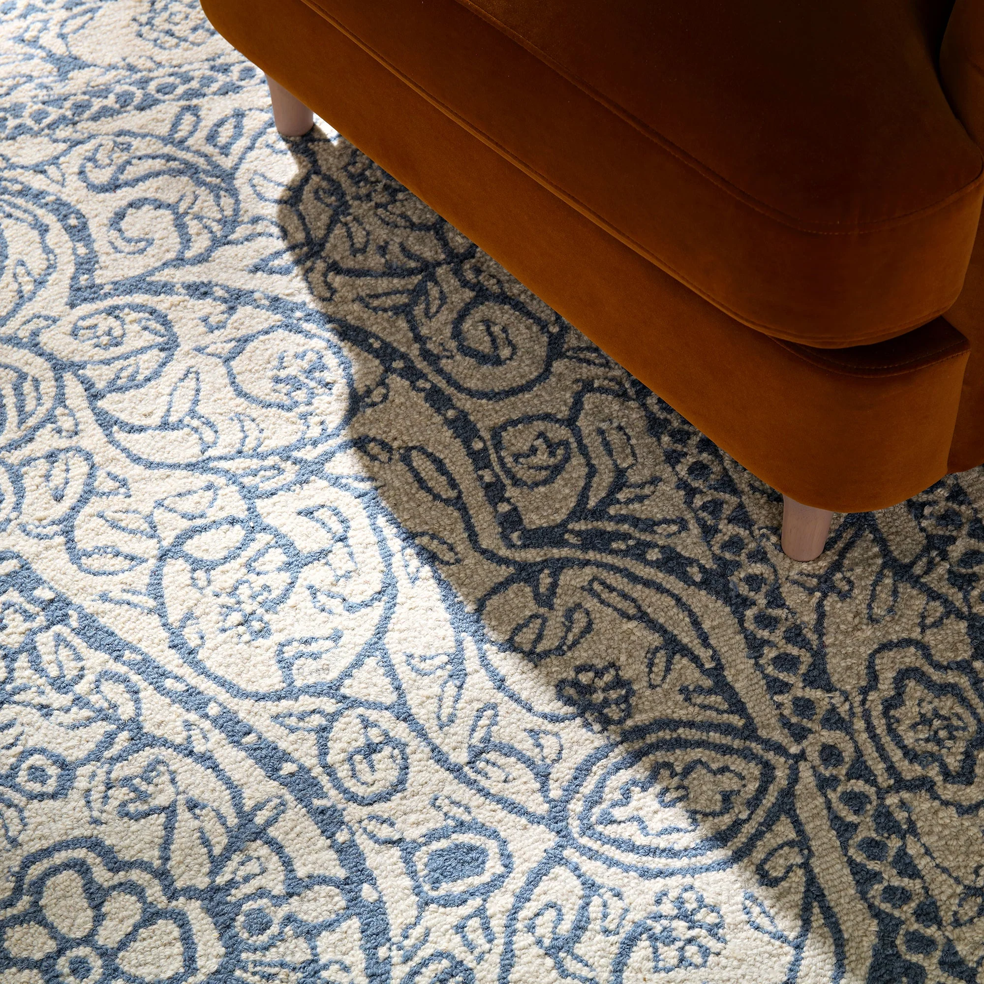 Eden Blue Leaf Traditional Hand Tufted Wool Rug - Image 2