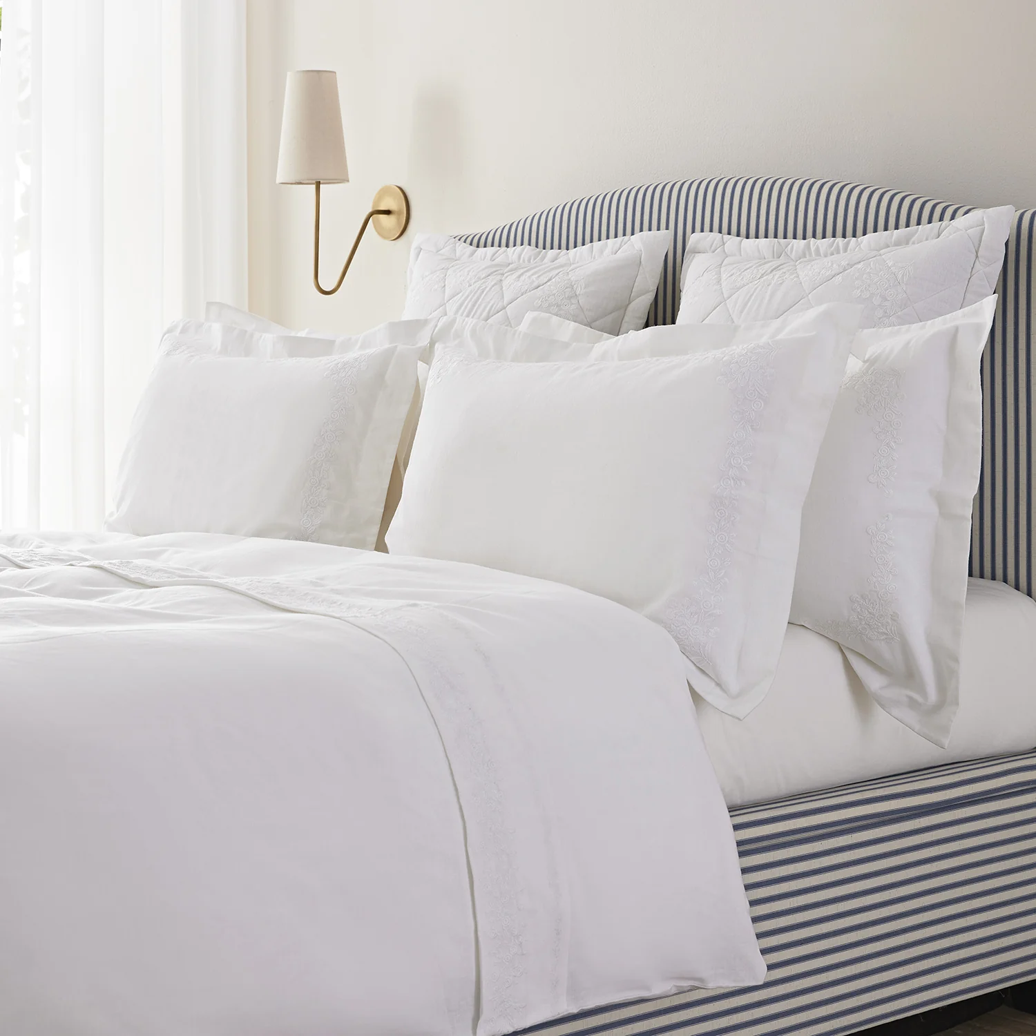 Esmeralda White Floral Embroidered Linen Blend King Size Oxford Pillowcases - Pair - Image 2