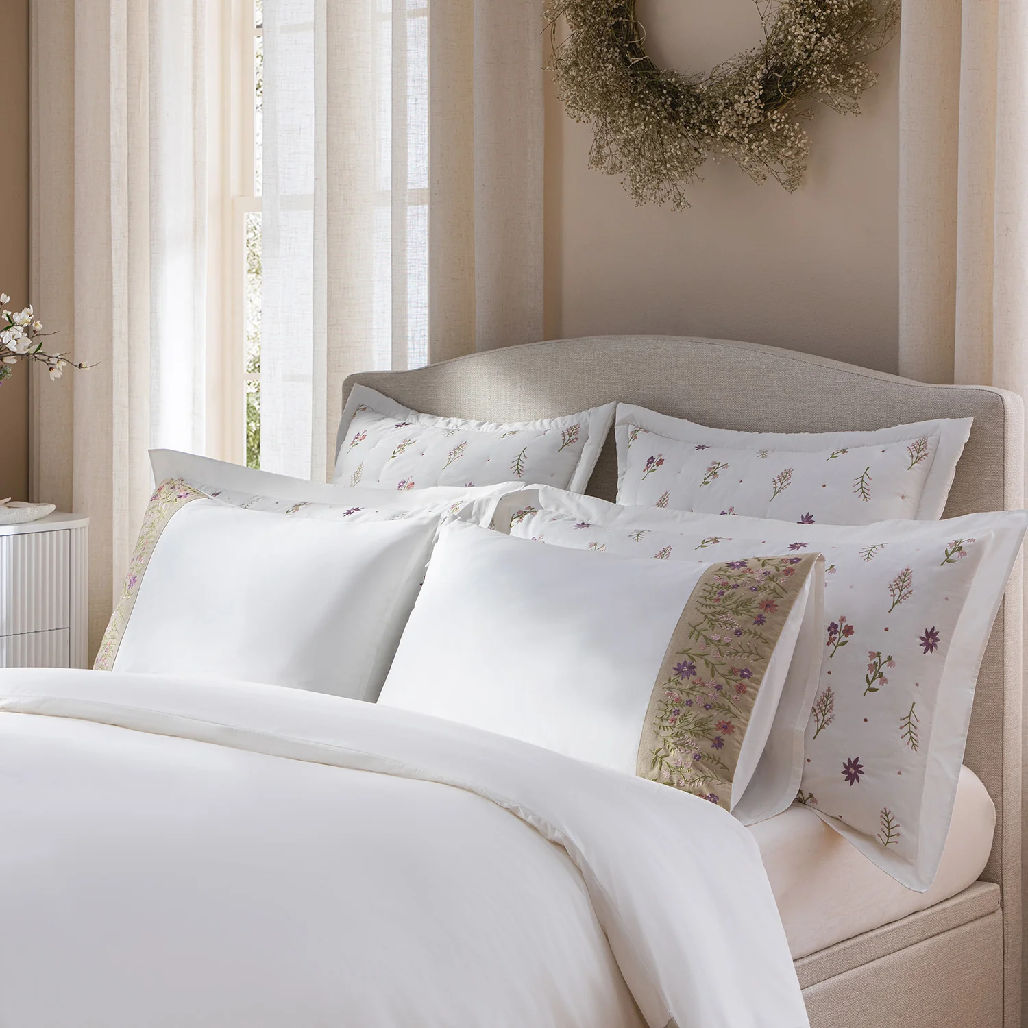 Evelyn Wildflower Embroidered 300 Thread Count Cotton Percale Duvet Set - Image 3