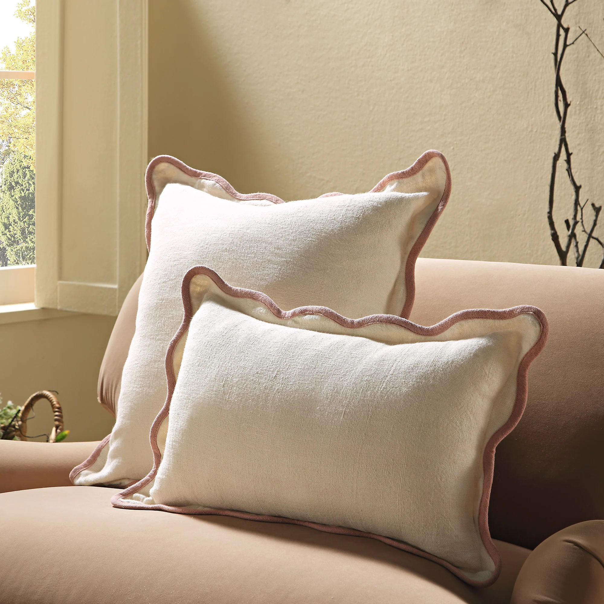 Evie Linen Dusky Pink Scalloped Rectangular Cushion - Image 2