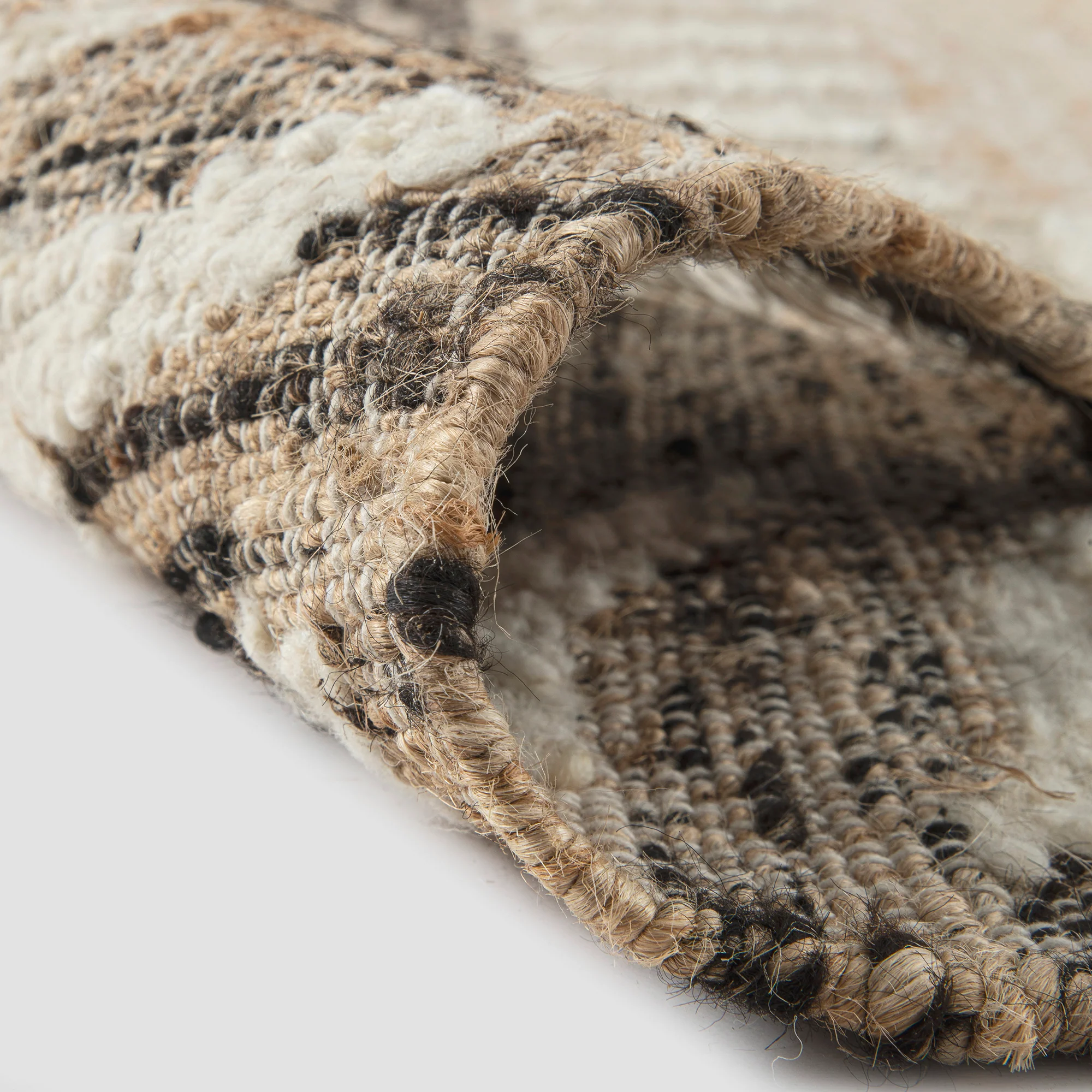 Ezri Border Natural Handwoven Wool & Jute Rug - Image 9