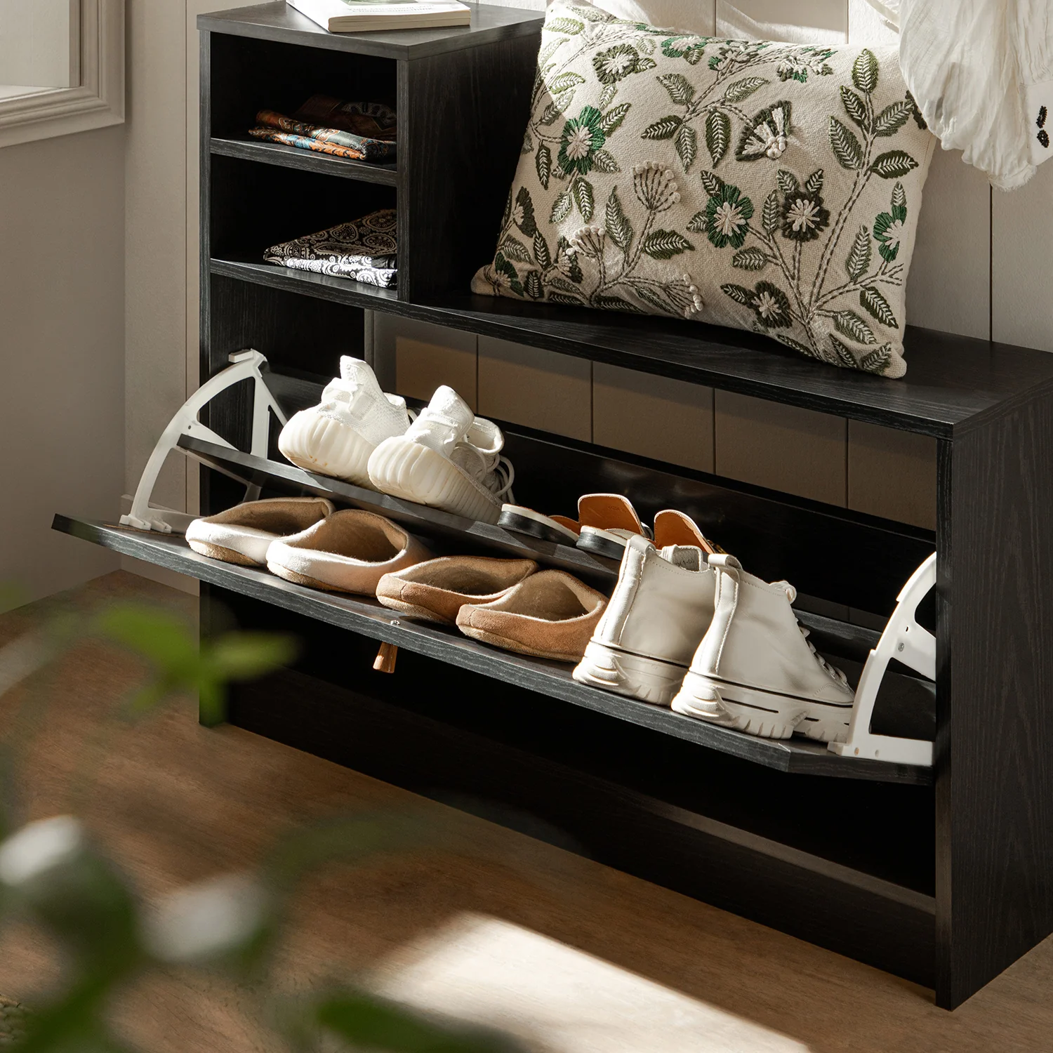 Frances Rattan Hallway Unit with Mirror, Black - Image 7
