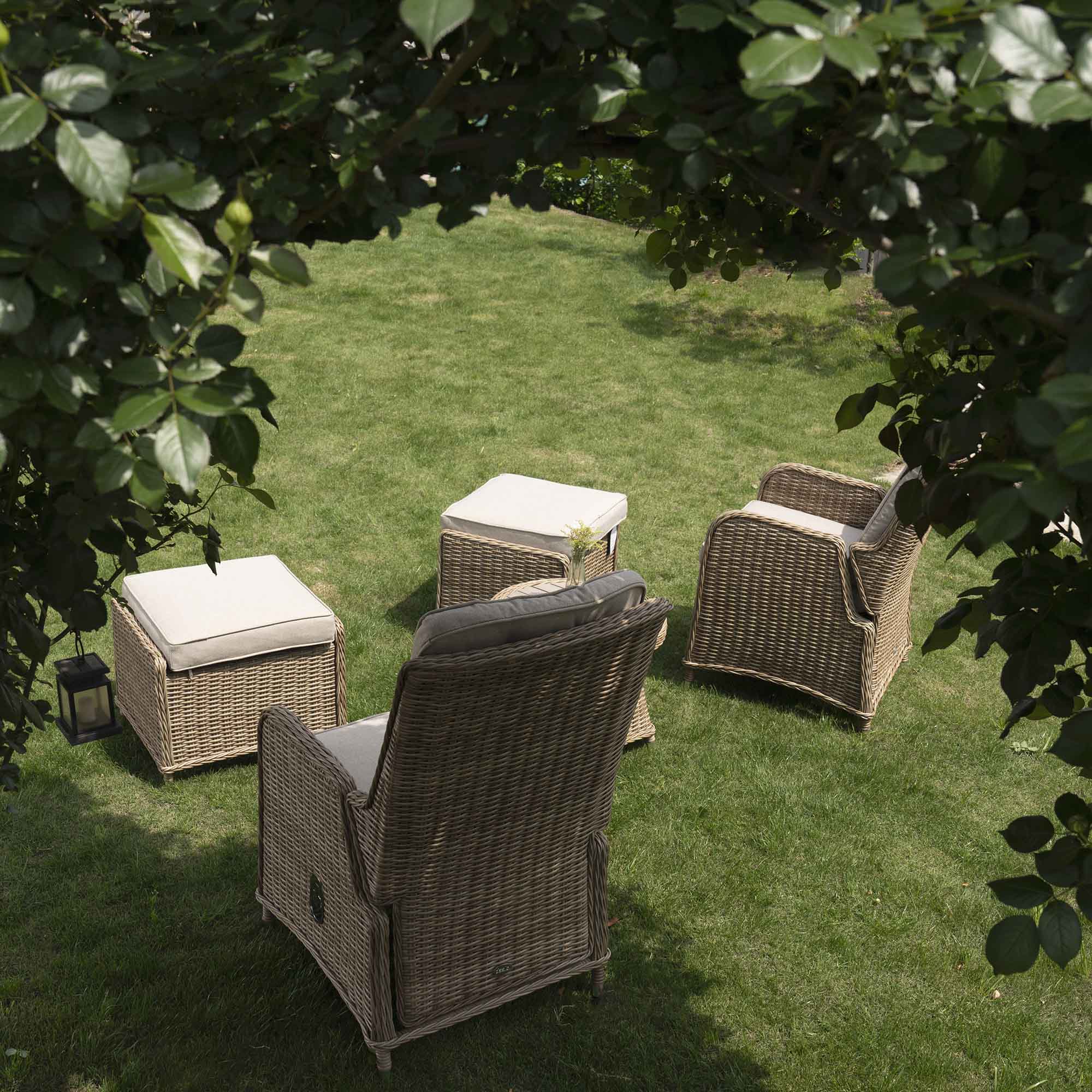 Hampshire 2-Seater Round Wicker Reclining Bistro Set with Stools, Natural - Image 5