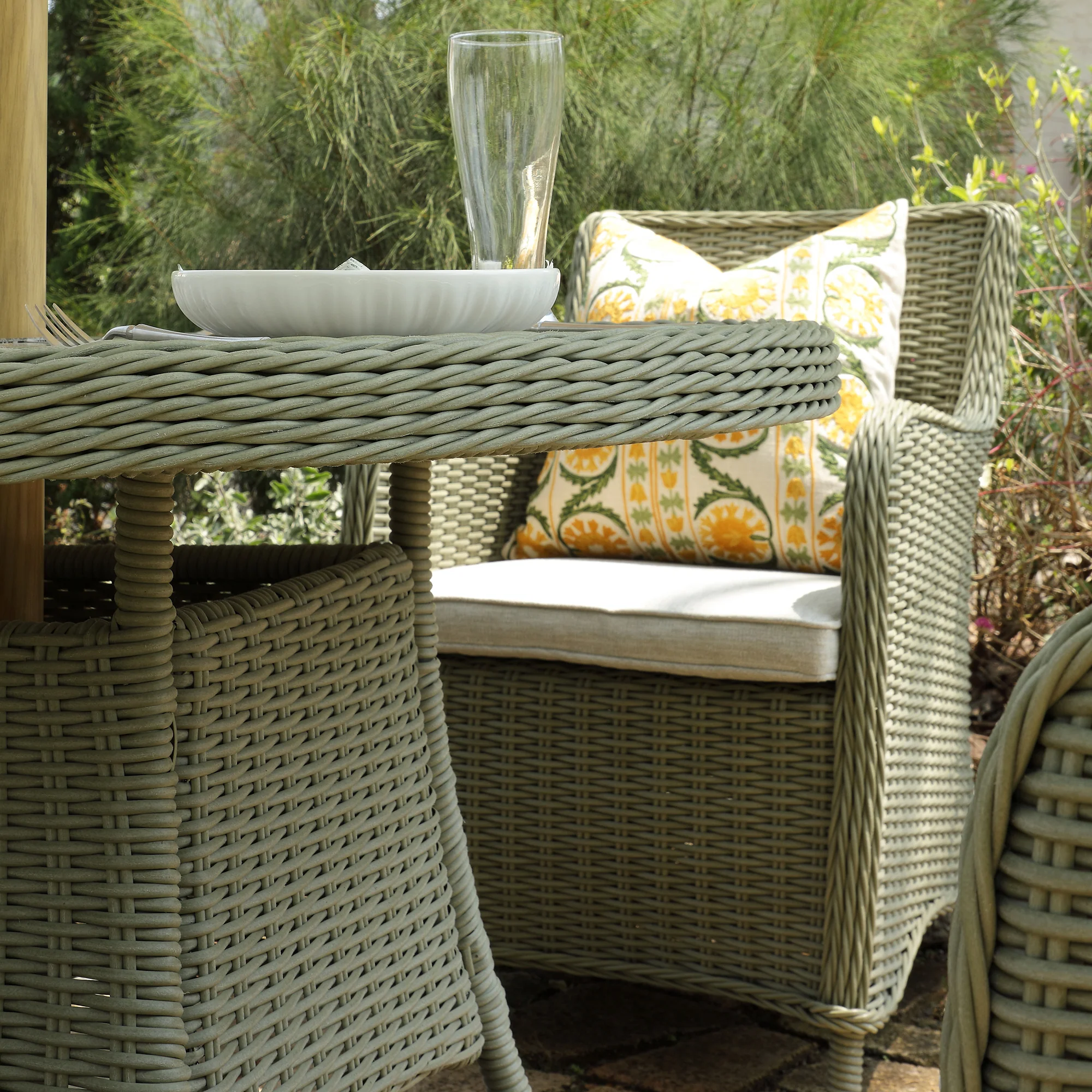 Hampshire 4-Seater Round Wicker Rattan Dining Set, Desert Sage - Image 6