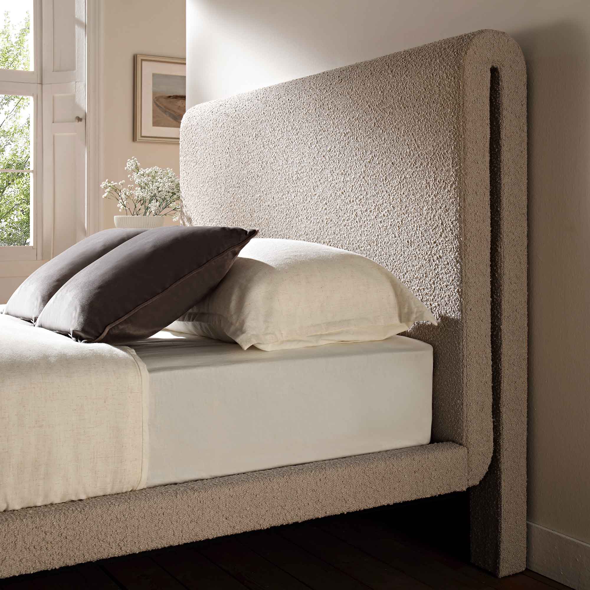 Hampstead Taupe Boucle Curved Bed - Image 2