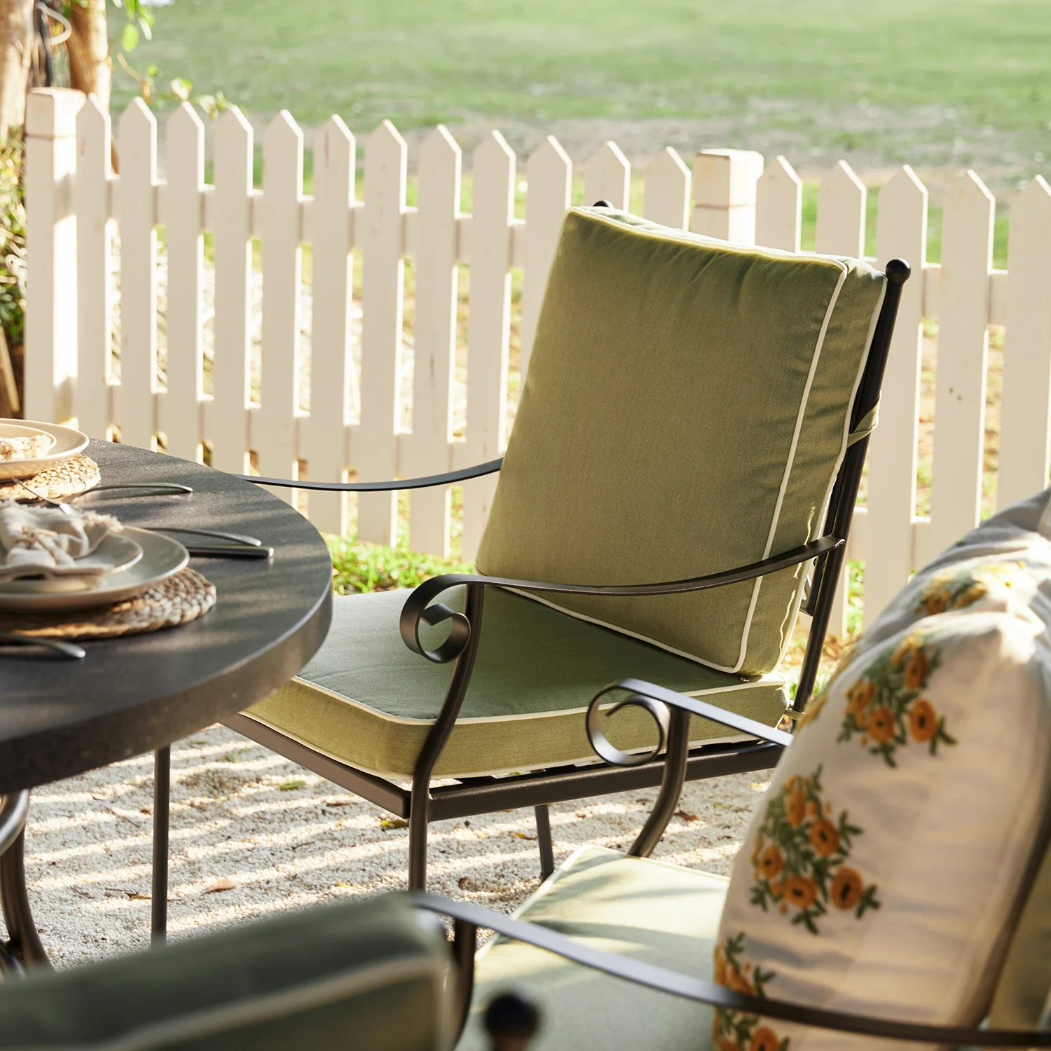 Haymes Indoor and Outdoor Metal 6-Seater Round Dining Set, Reseda Green - Image 3