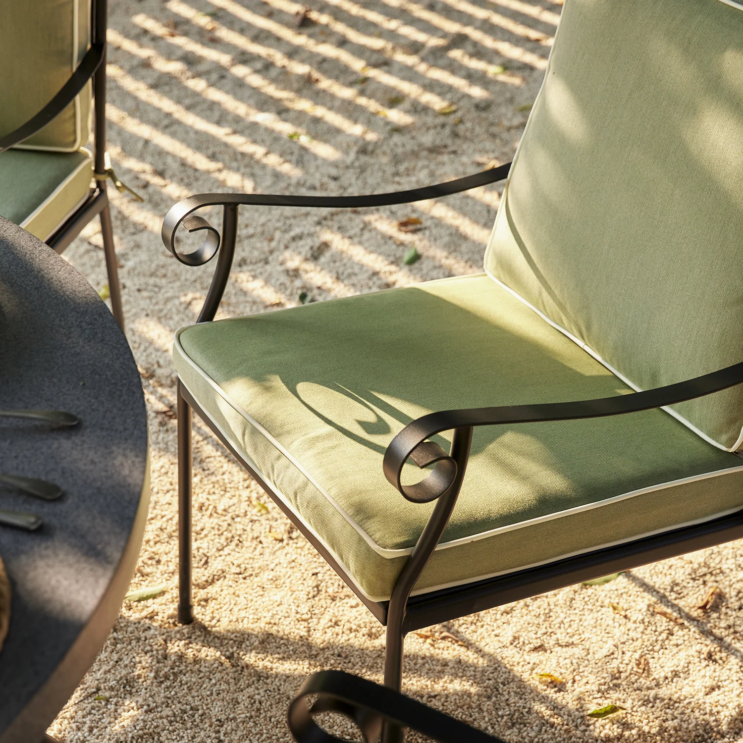 Haymes Indoor and Outdoor Metal 6-Seater Round Dining Set, Reseda Green - Image 5
