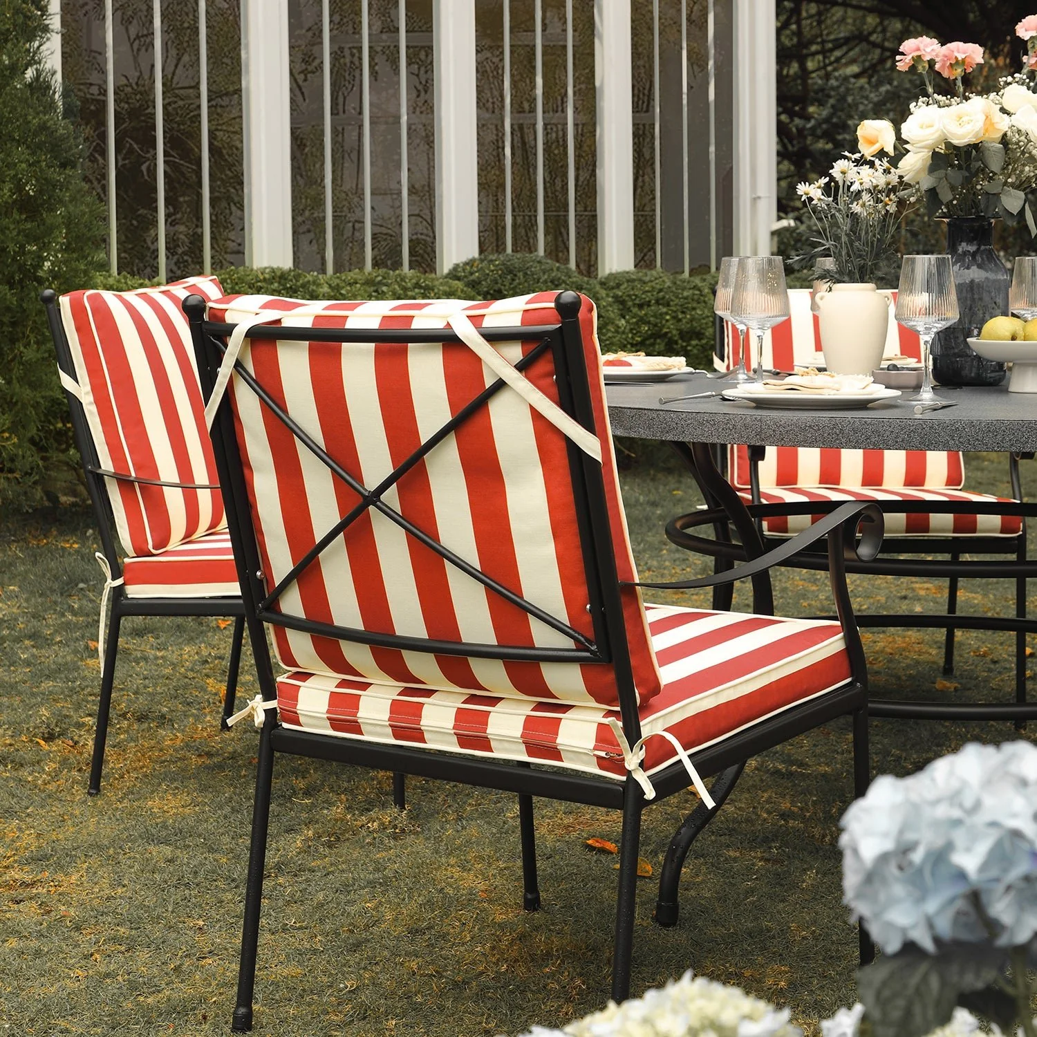 Haymes Indoor and Outdoor Metal 6-Seater Round Dining Set, Scarlet Stripe - Image 6