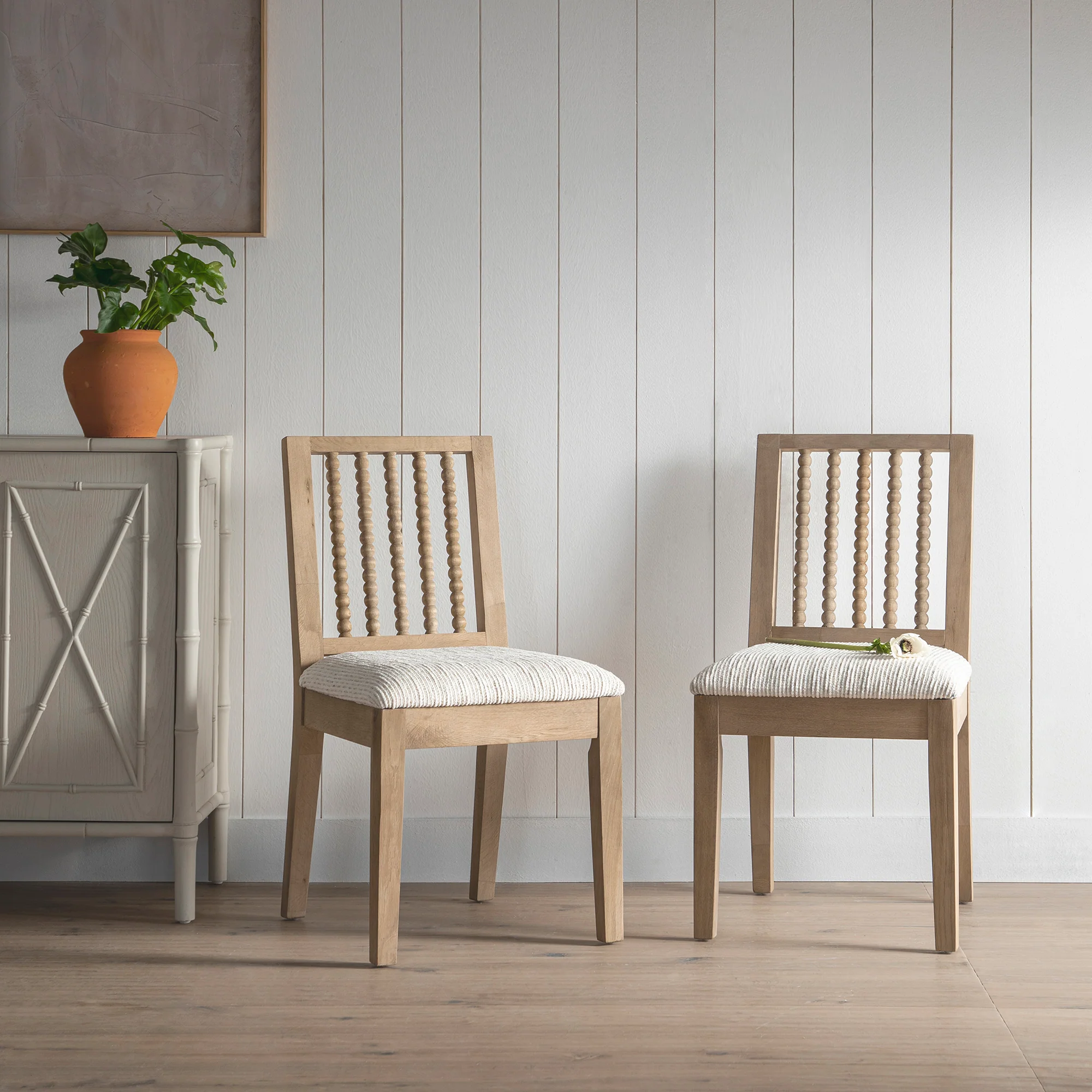 Hemingford Set of 2 Beige Textured Fabric Bobbin Spindle Washed Oak Dining Chairs - Image 2