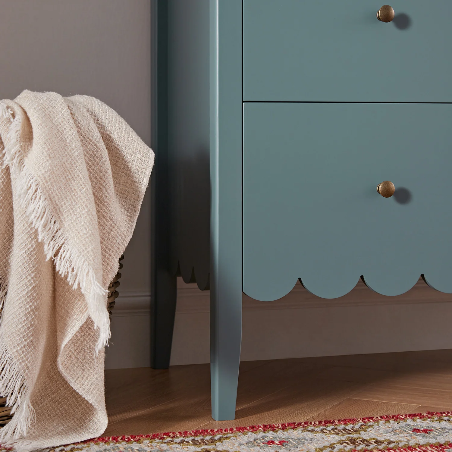 Henley Scalloped Edge 3 Drawer Chest, Blue Spruce - Image 5