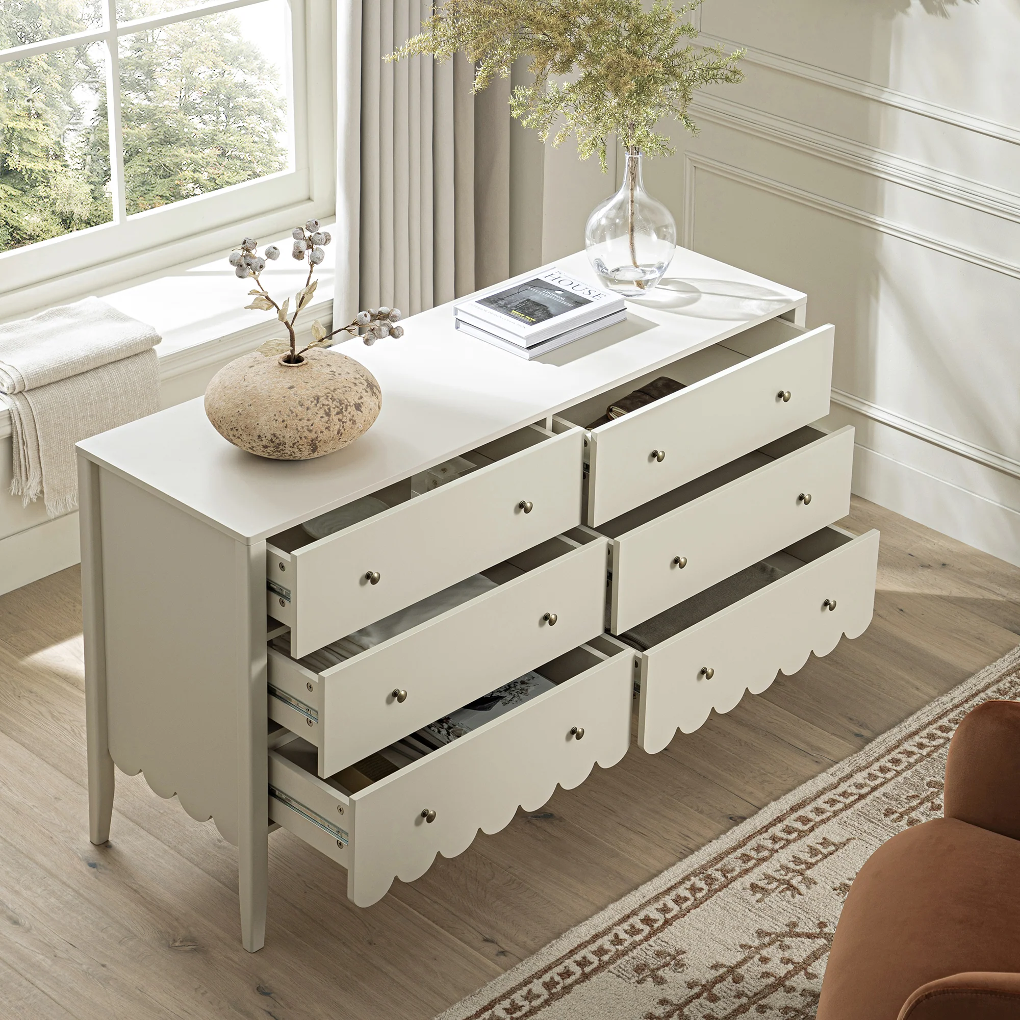 Henley Scalloped Edge 6 Drawer 140cm Wide Chest, Light Sand - Image 3
