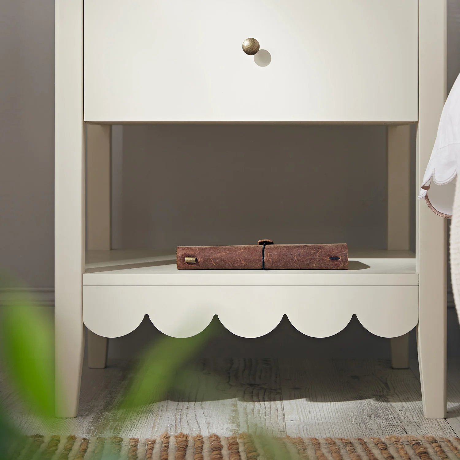 Henley Scalloped Edge Bedside Table with Drawer, Light Sand - Image 4