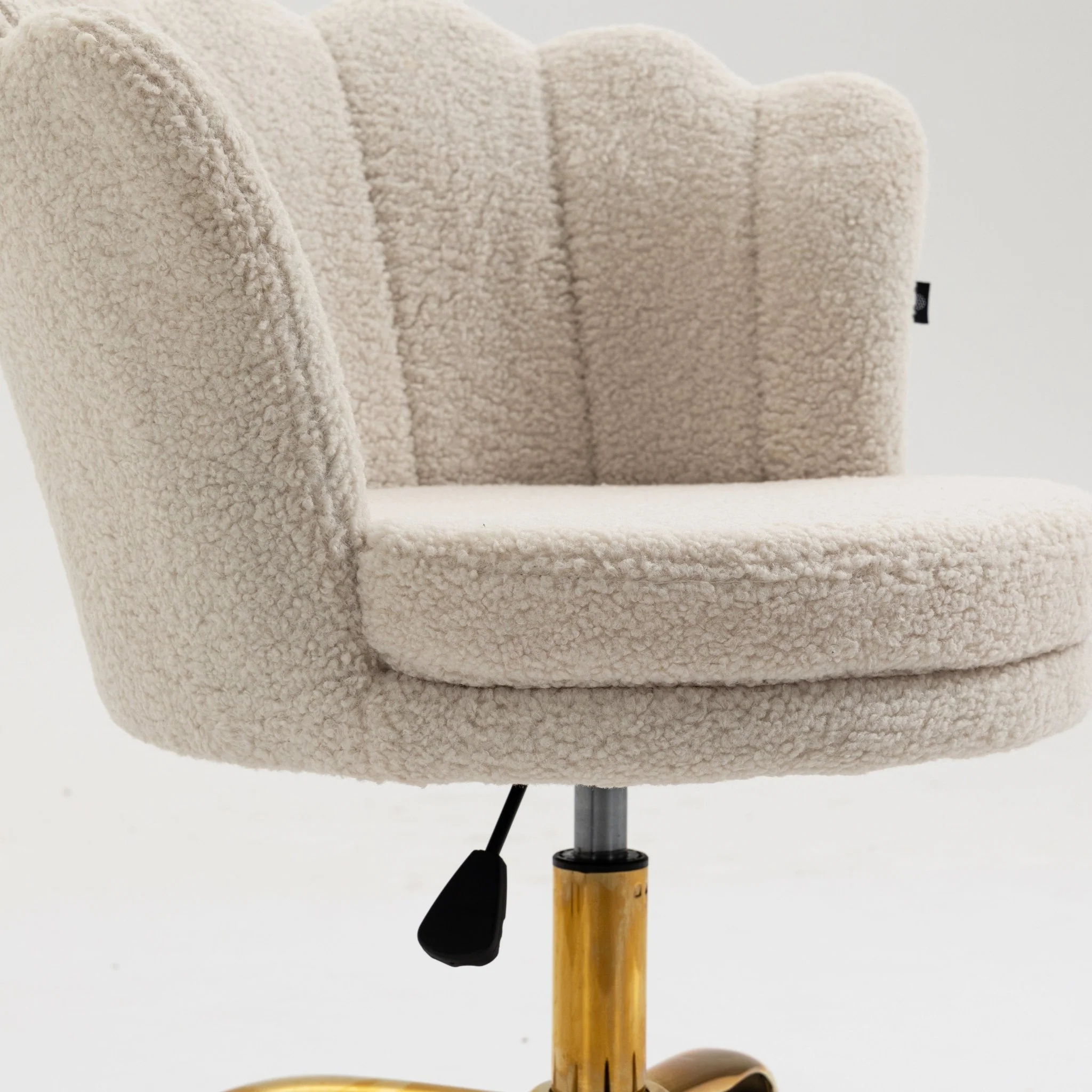 Hepburn Scalloped Swivel Chair (Ecru Boucle) - Image 6