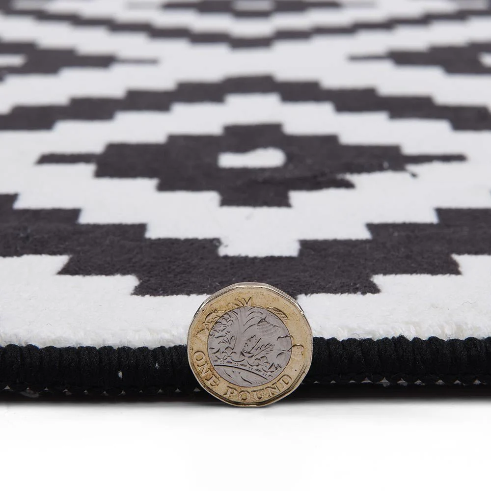 Illusion Monochrome Printed Rug 140 x 200 cm - Image 6