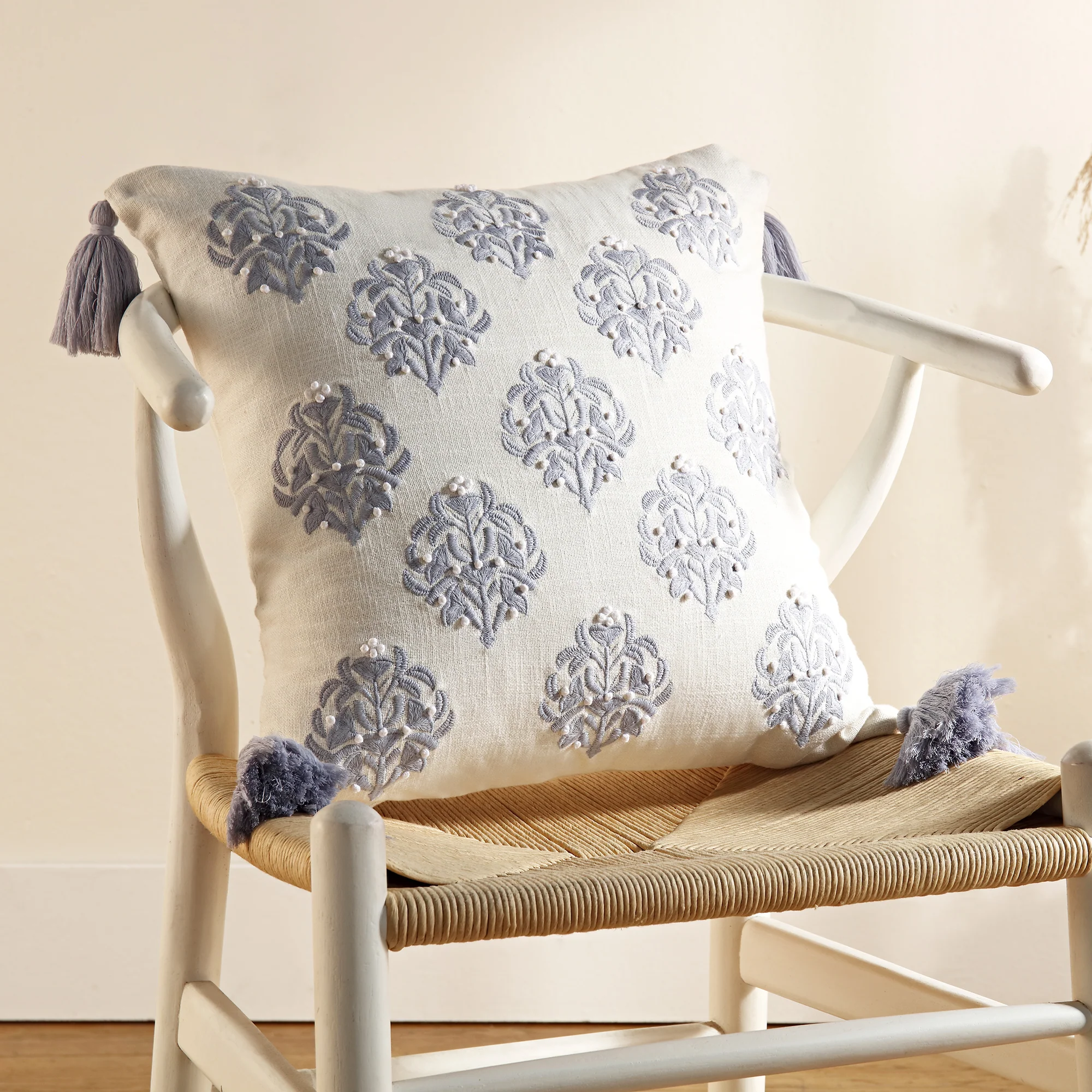 Indigo Collection Ava French Knot White cushion - Image 2