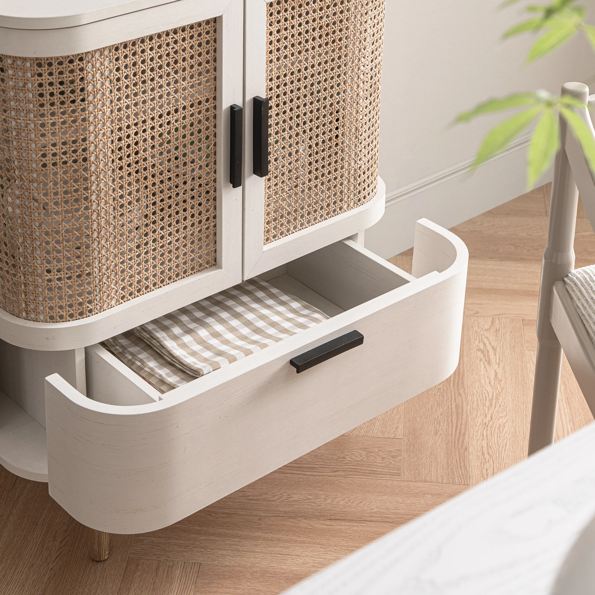Izzy Curved Rattan 1-Drawer Small Sideboard, White - Image 5
