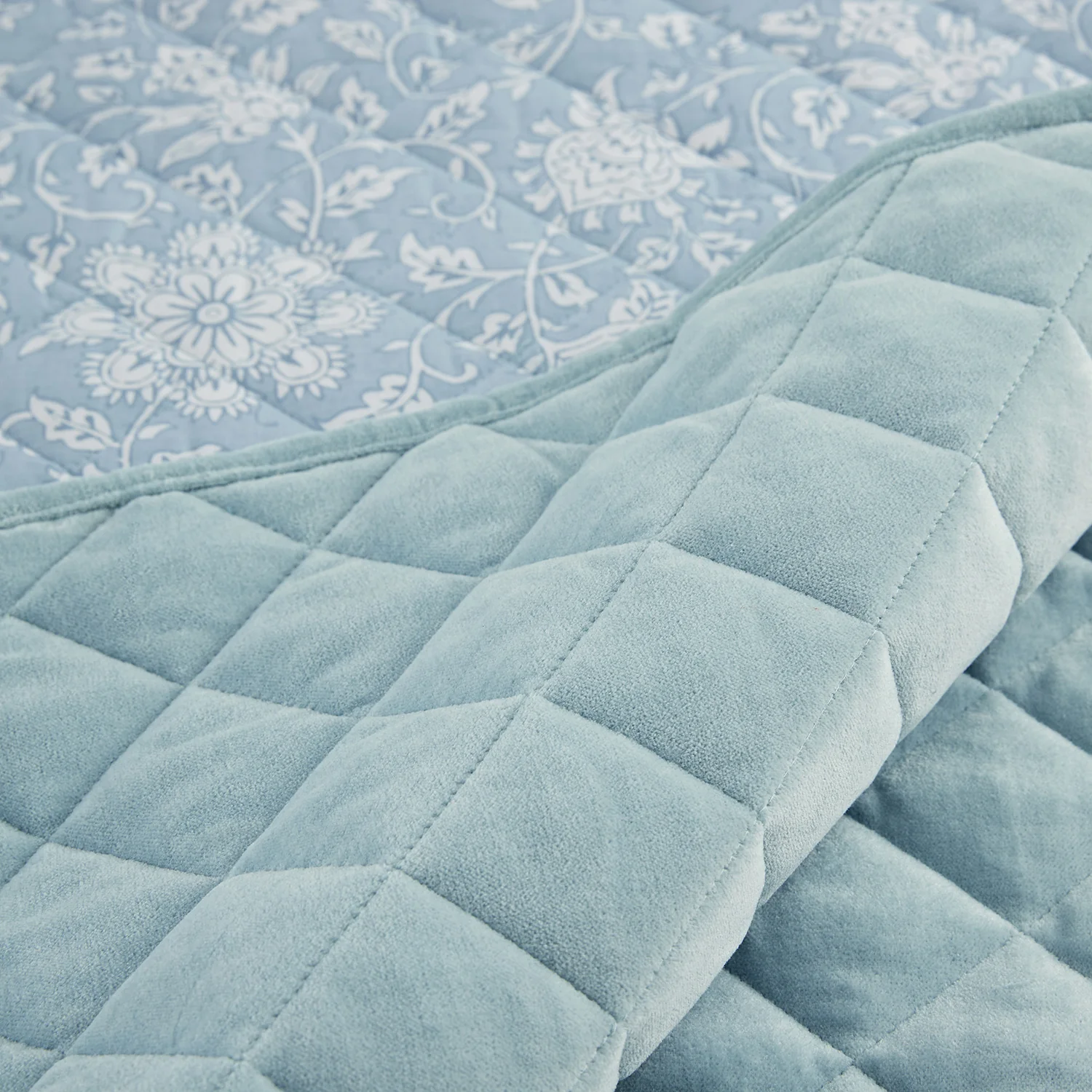 Jaipur Serenity Sky Blue Quilted Reversible Cotton Bedspread - Image 6