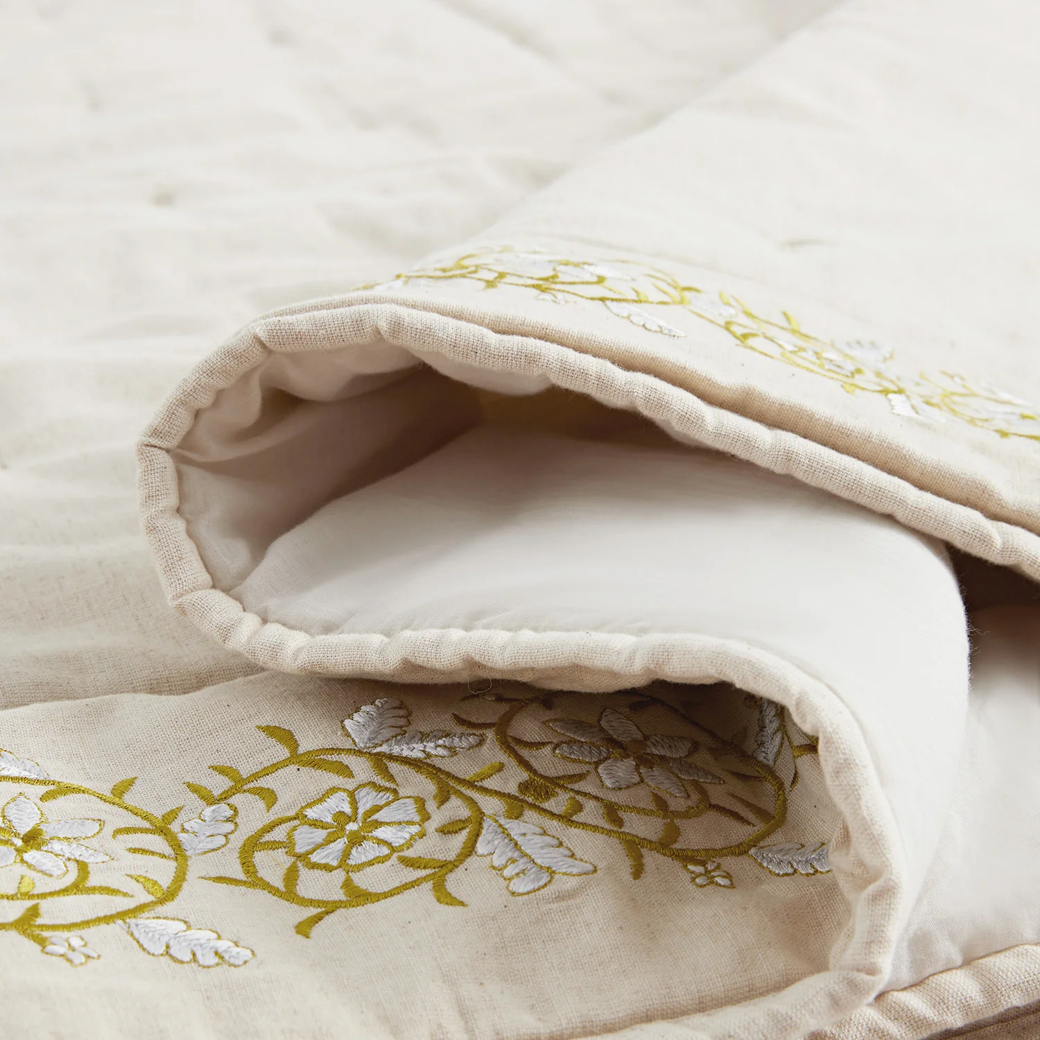 Jasmina Cream Floral Embroidered Quilted Linen Blend Bedspread - Image 5