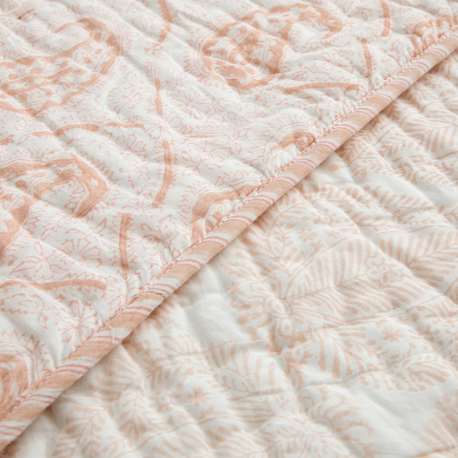 Juliette Peachy Pink Paisley Reversible Quilted Cotton Bedspread - Image 9