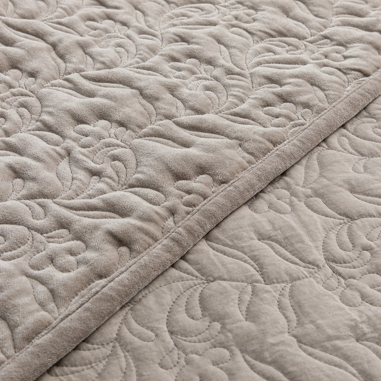 Maison Taupe Floral Quilted Cotton Velvet Bedspread - Image 4
