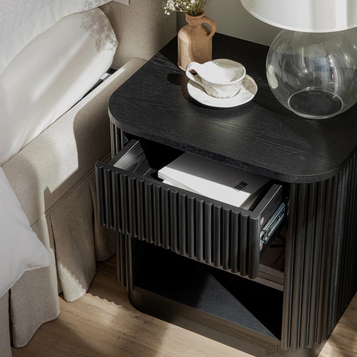 Maru 1-Drawer Bedside Table, Black - Image 4