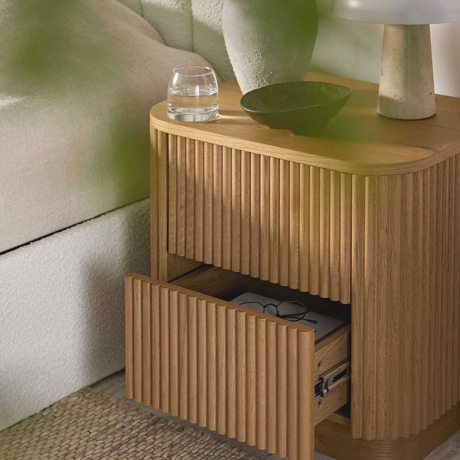 Maru 2-Drawer Bedside Table, Oak - Image 3