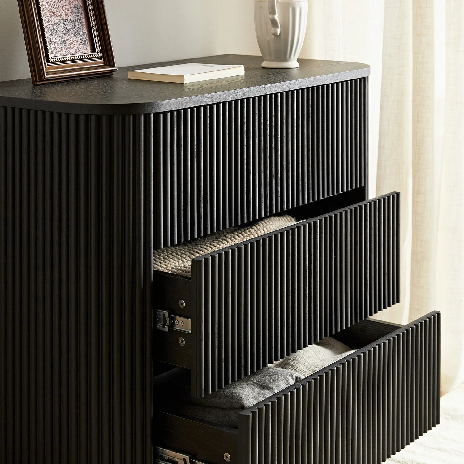 Maru Chest of 3 Drawers, Black - Image 3
