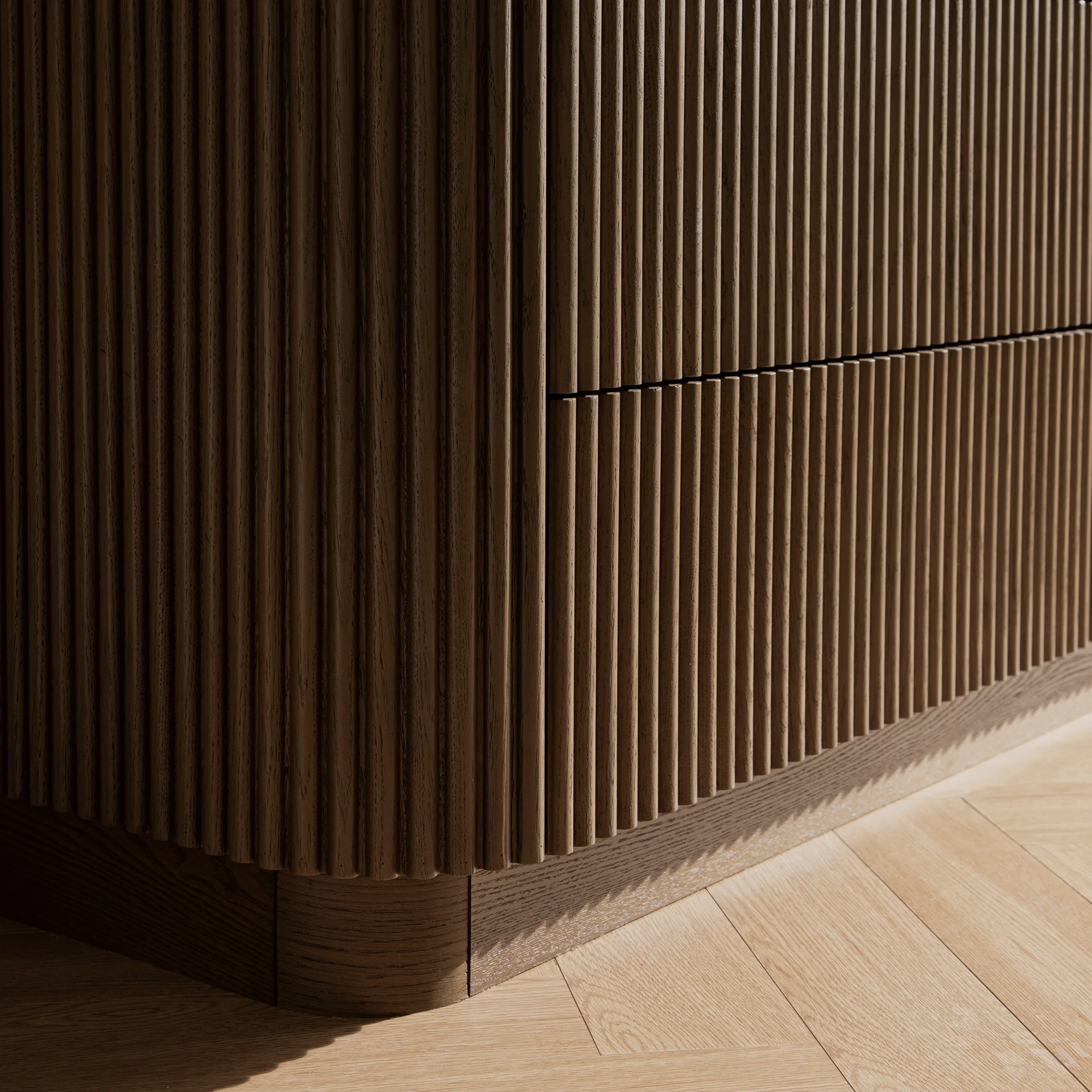 Maru Chest of 6 Drawers, Silver Oak - Image 6
