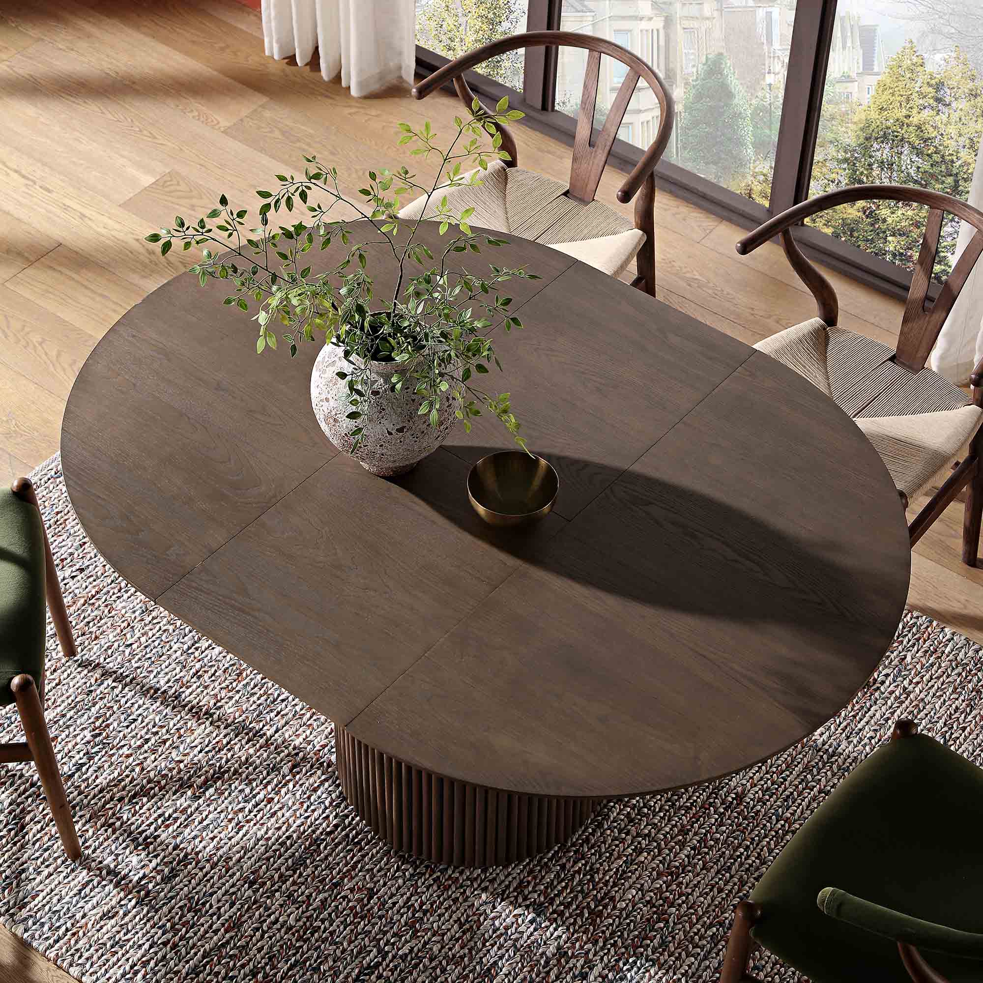 Maru Round 4-6 Seater Extending Oak Pedestal Dining Table, Silver Oak - Image 3