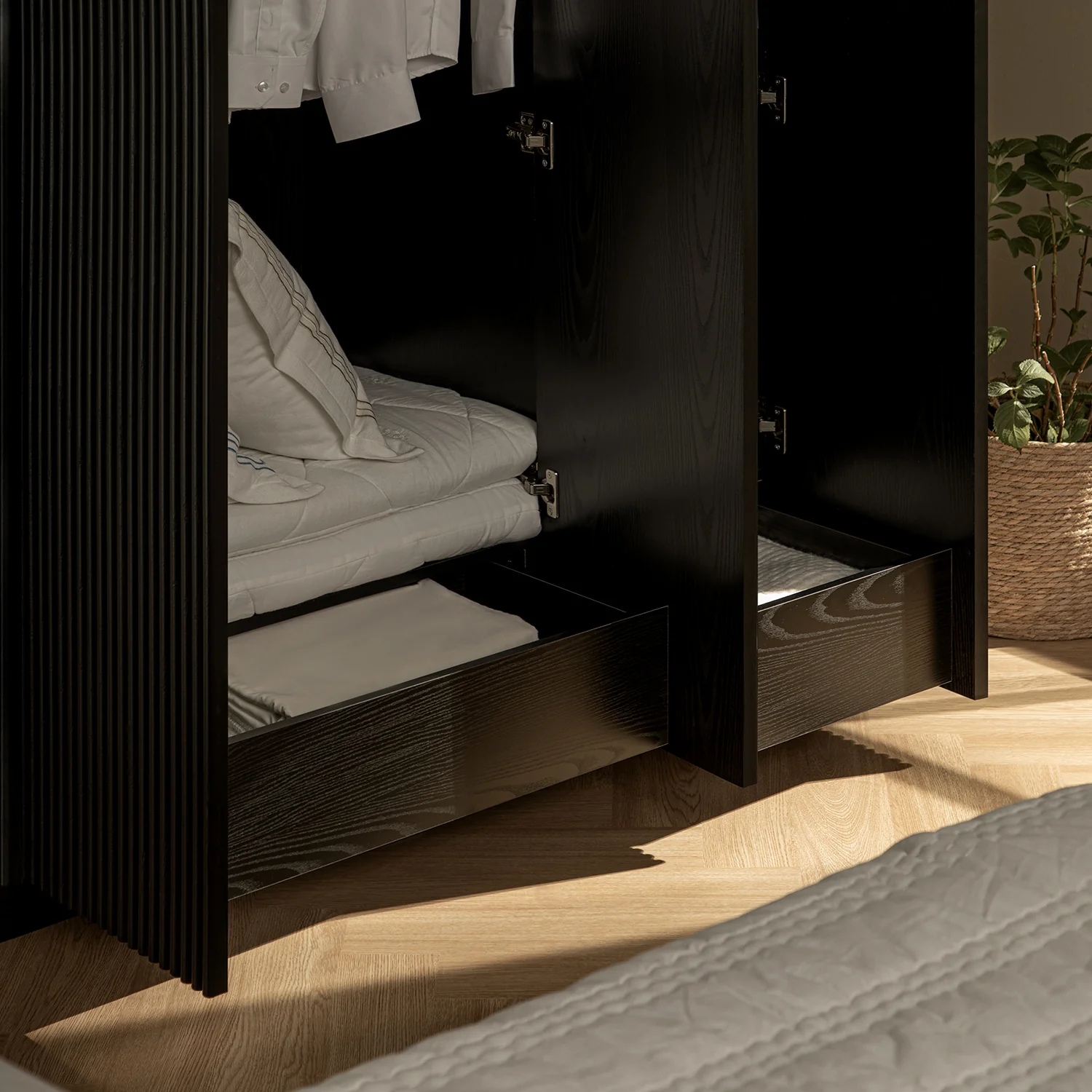 Maru Triple Wardrobe, Black - Image 5