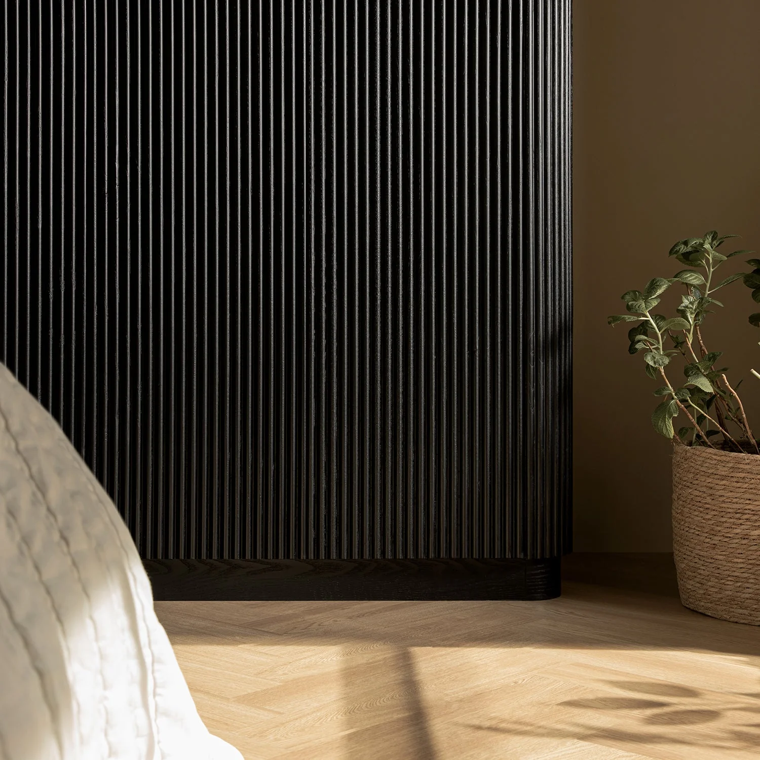 Maru Triple Wardrobe, Black - Image 6