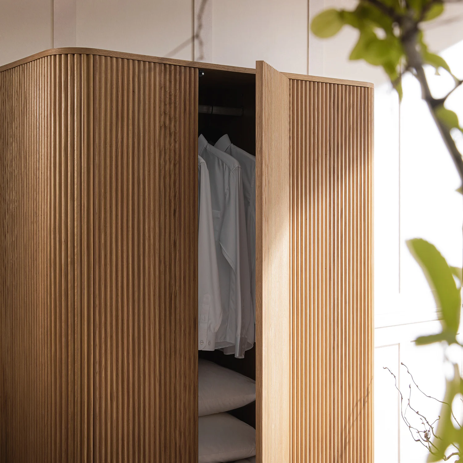 Maru Triple Wardrobe, Oak - Image 4