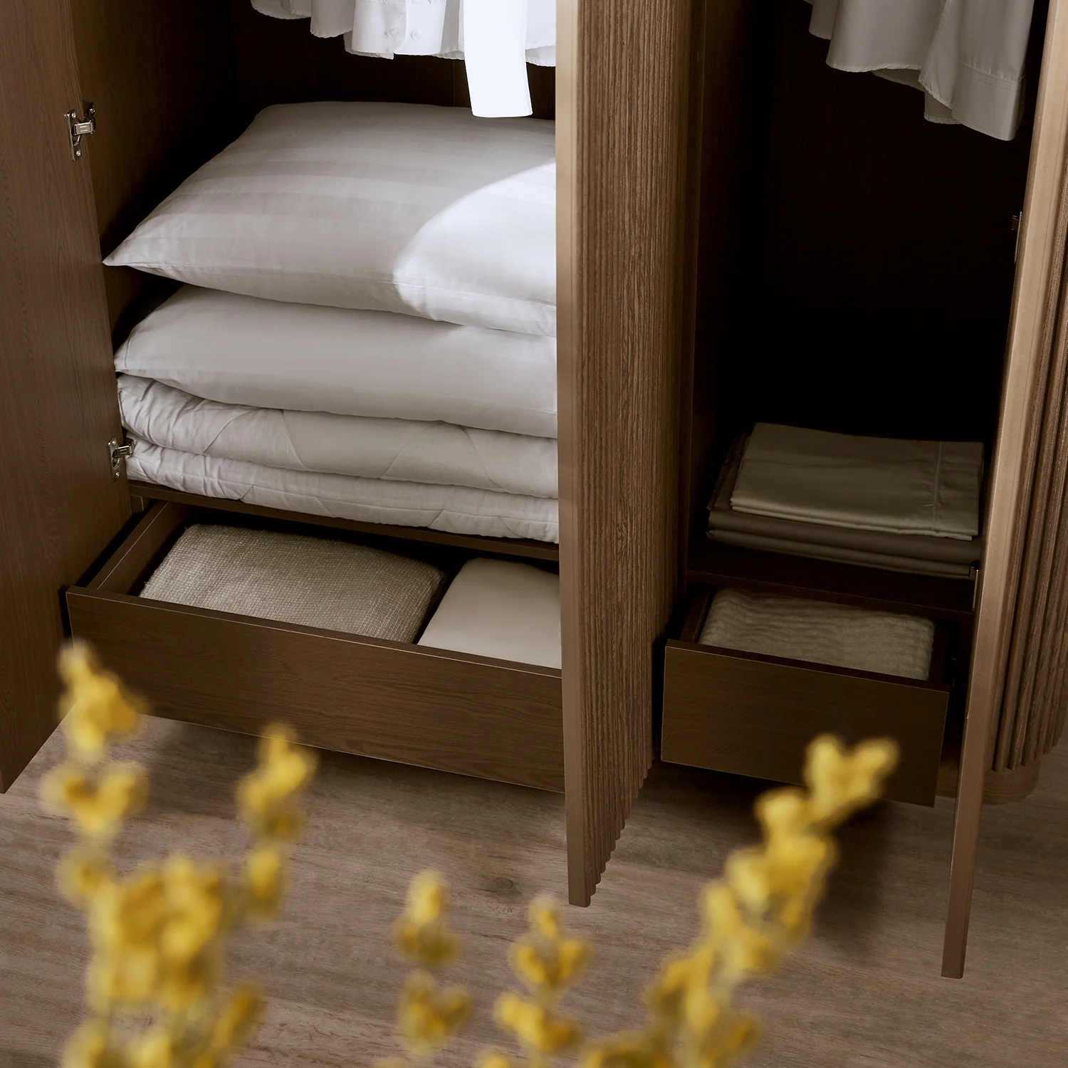 Maru Triple Wardrobe, Silver Oak - Image 5